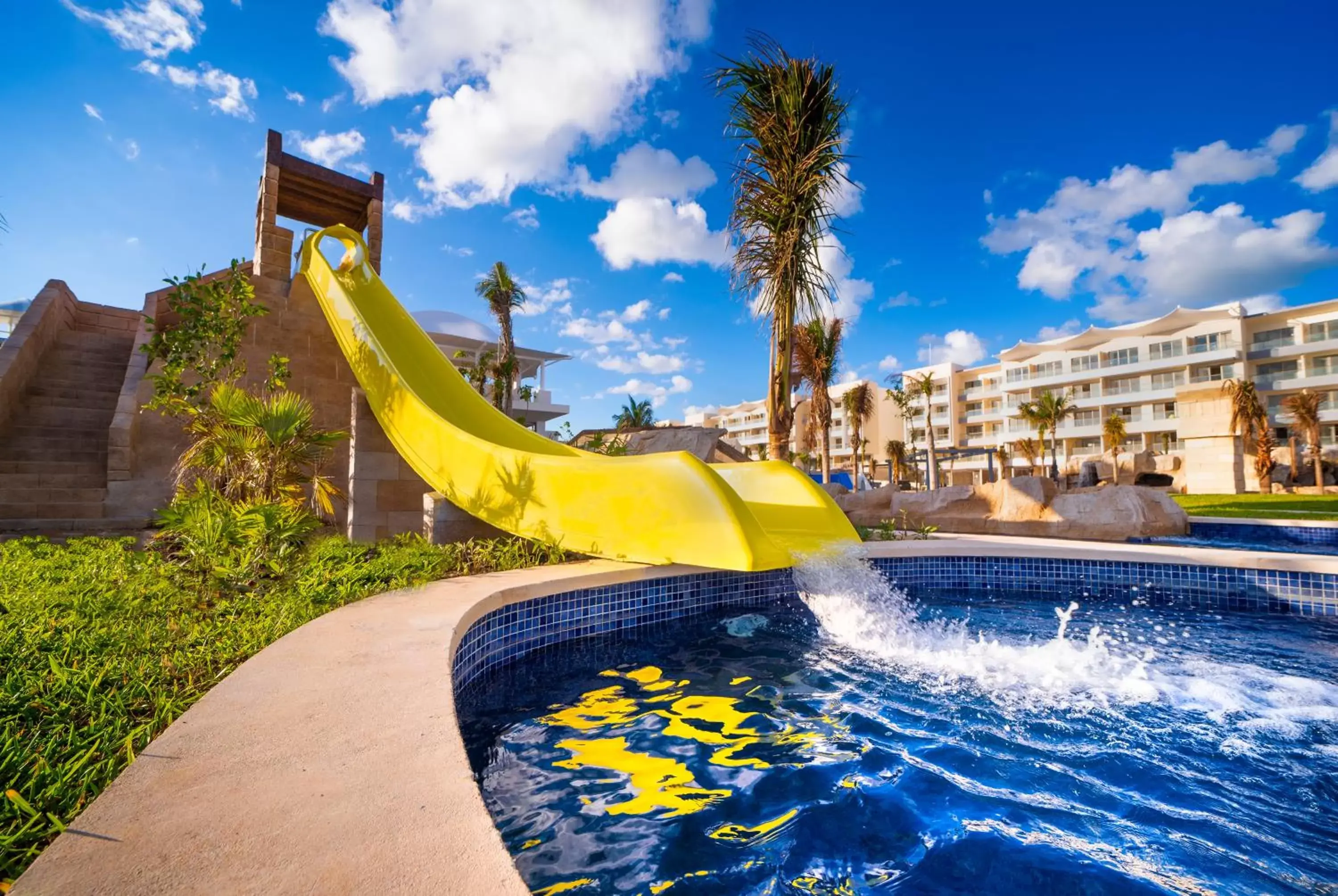 Swimming Pool in Planet Hollywood Cancun, An Autograph Collection All-Inclusive Resort