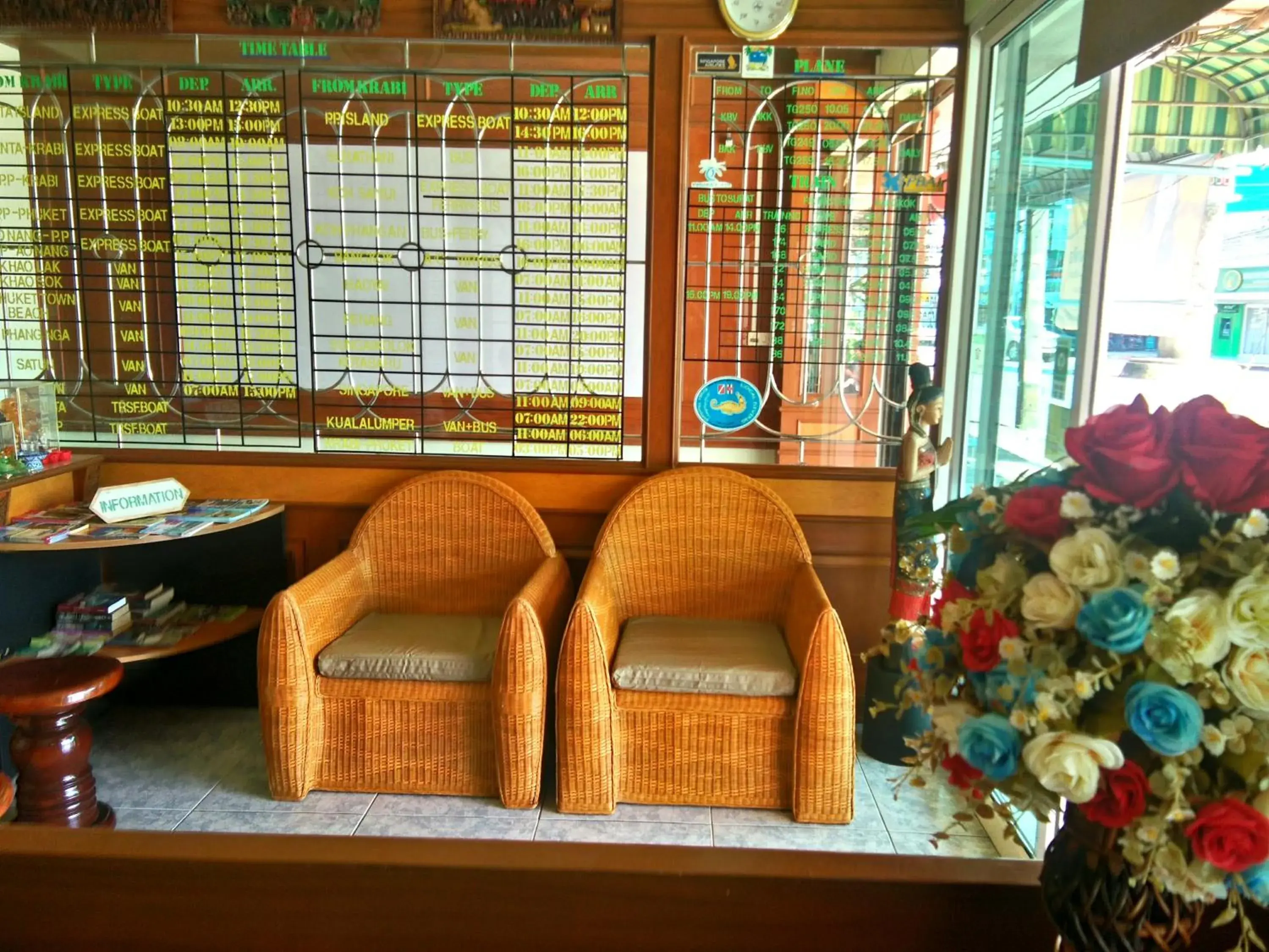 Lobby or reception in Thepparat Lodge Krabi