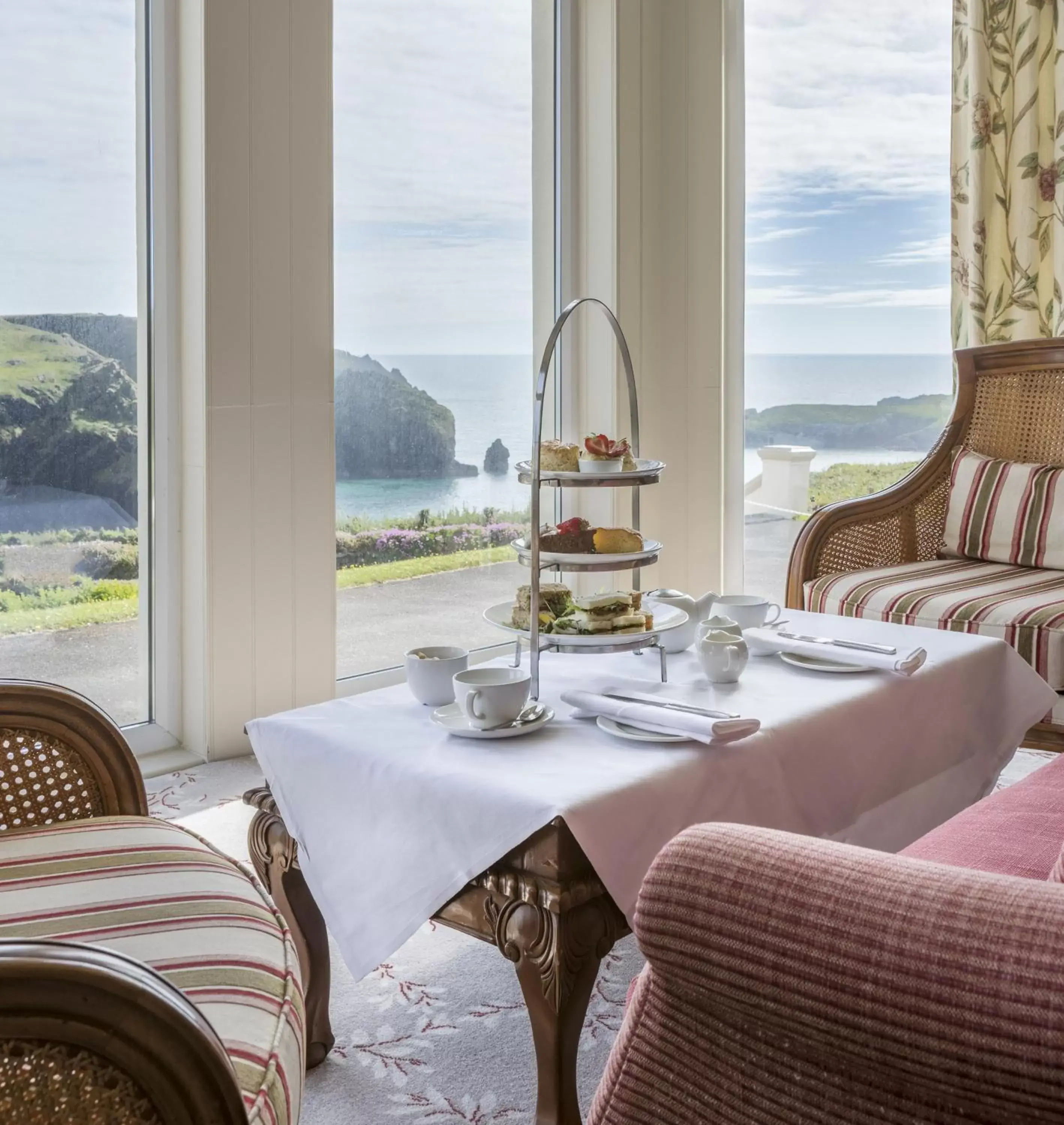 Restaurant/Places to Eat in Mullion Cove Hotel & Spa