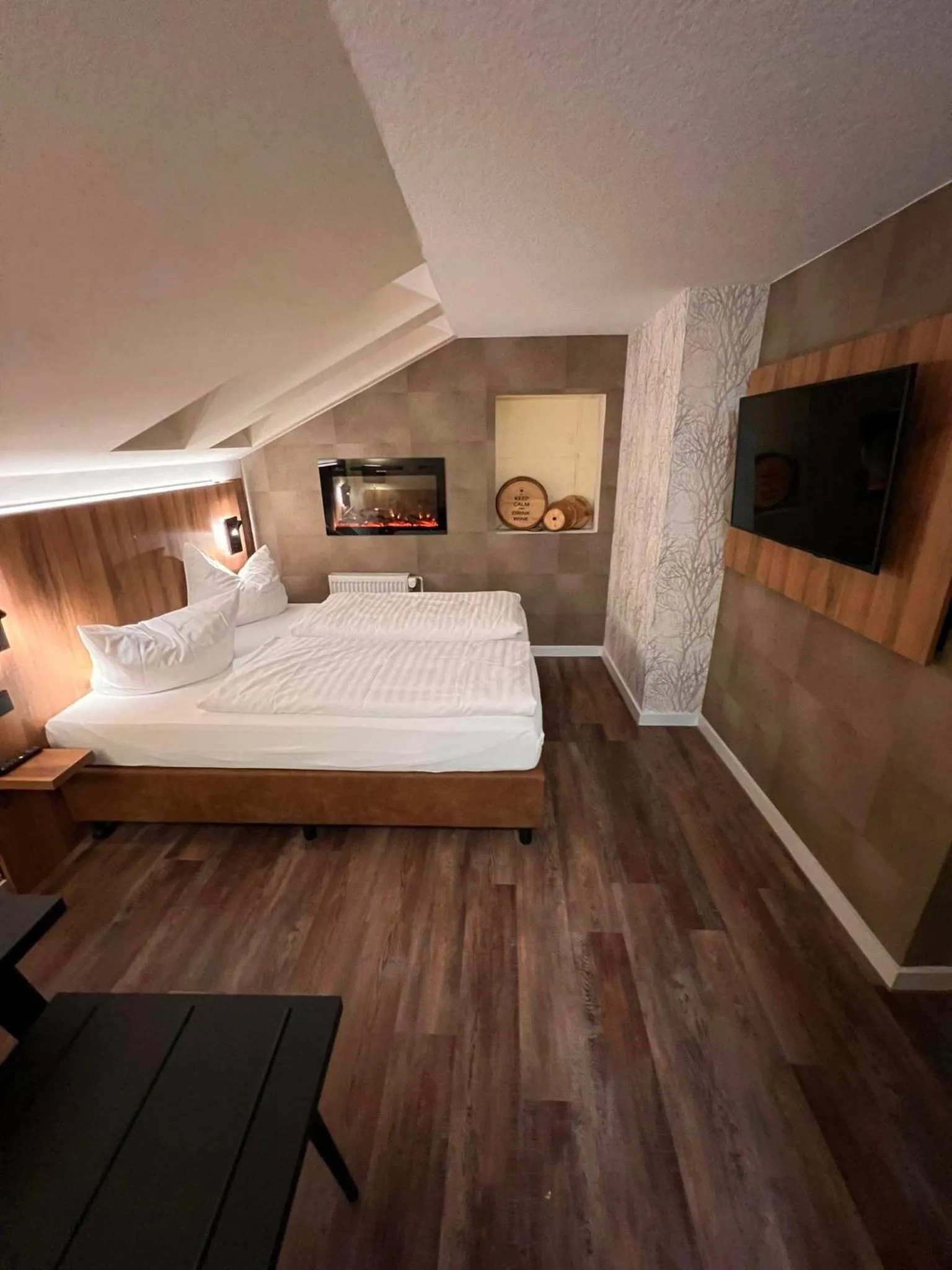 Photo of the whole room, Bed in Hotel-Restaurant Amadeus