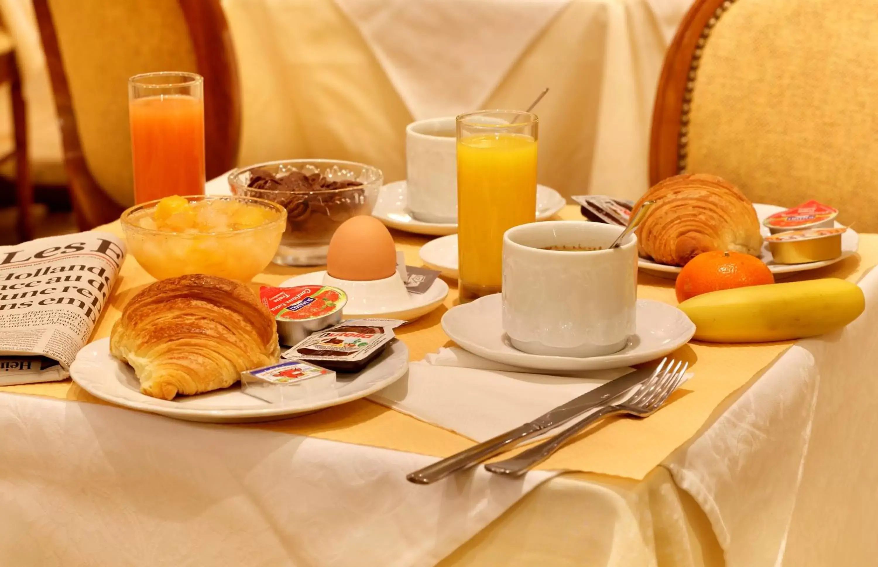 Restaurant/places to eat, Breakfast in Hotel Paix Republique
