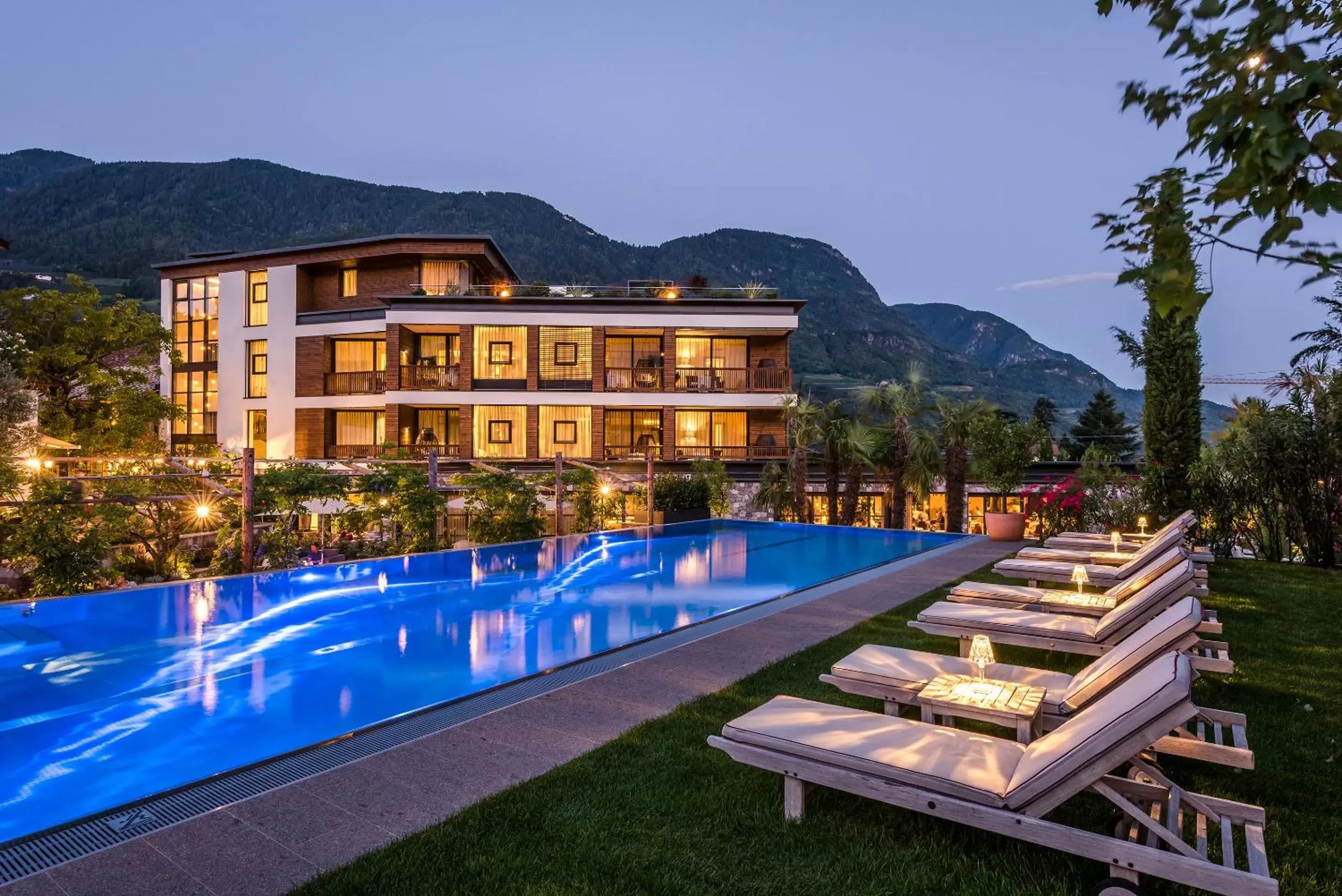 Patio, Swimming Pool in Hotel Ansitz Plantitscherhof