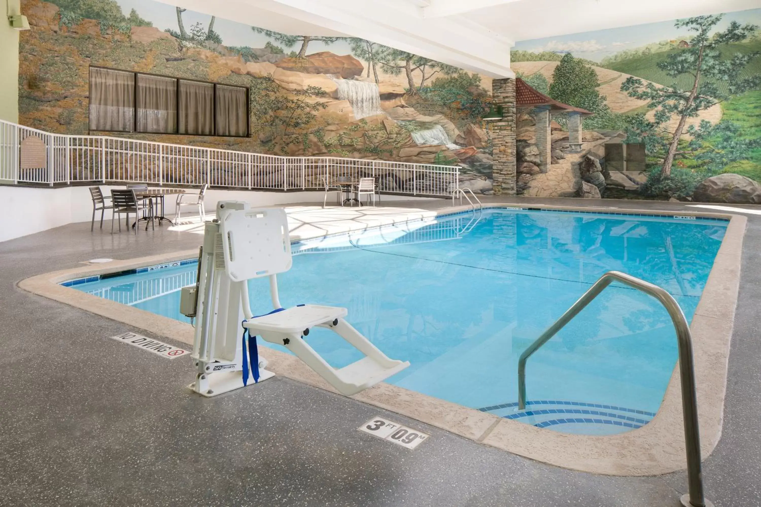 Swimming Pool in Holiday Inn Hotel & Suites Des Moines-Northwest, an IHG Hotel