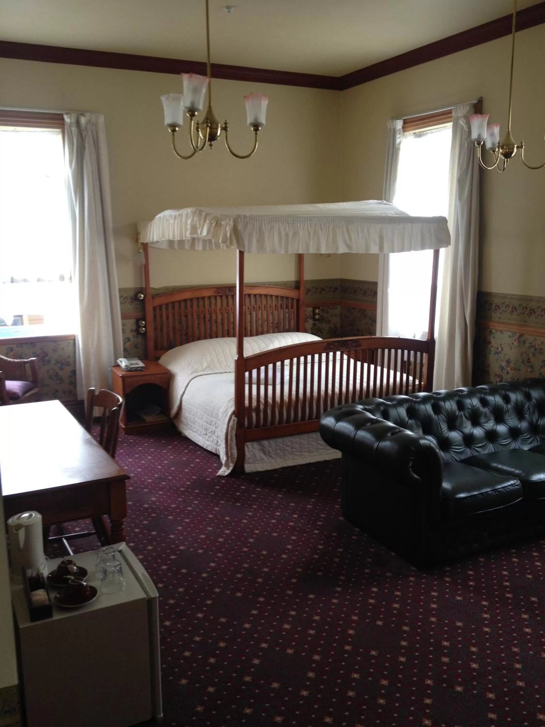 King Suite in Shepherds Arms Hotel