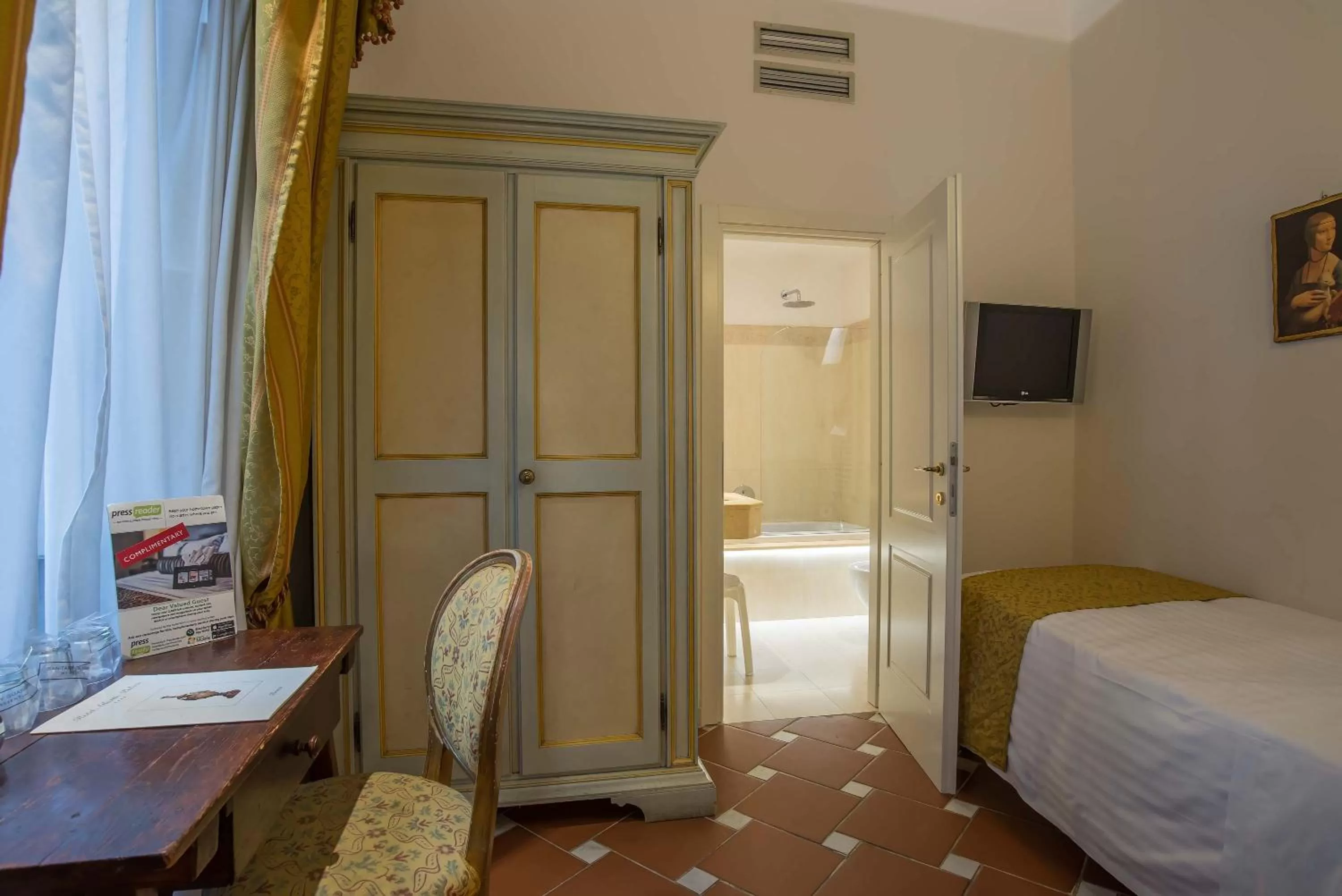 Photo of the whole room, Bed in Hotel Atlantic Palace