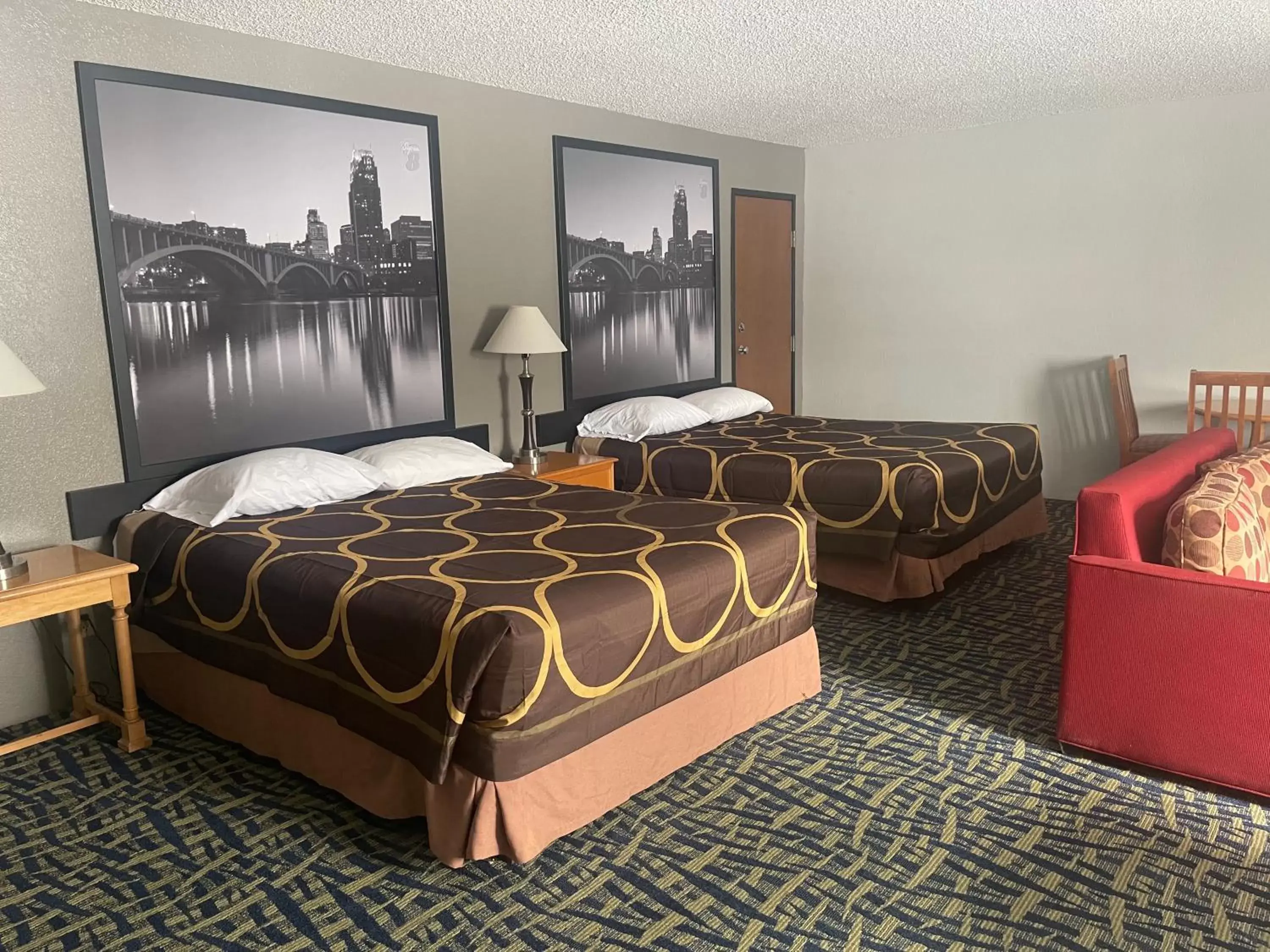 Bed in Super 8 by Wyndham Shakopee