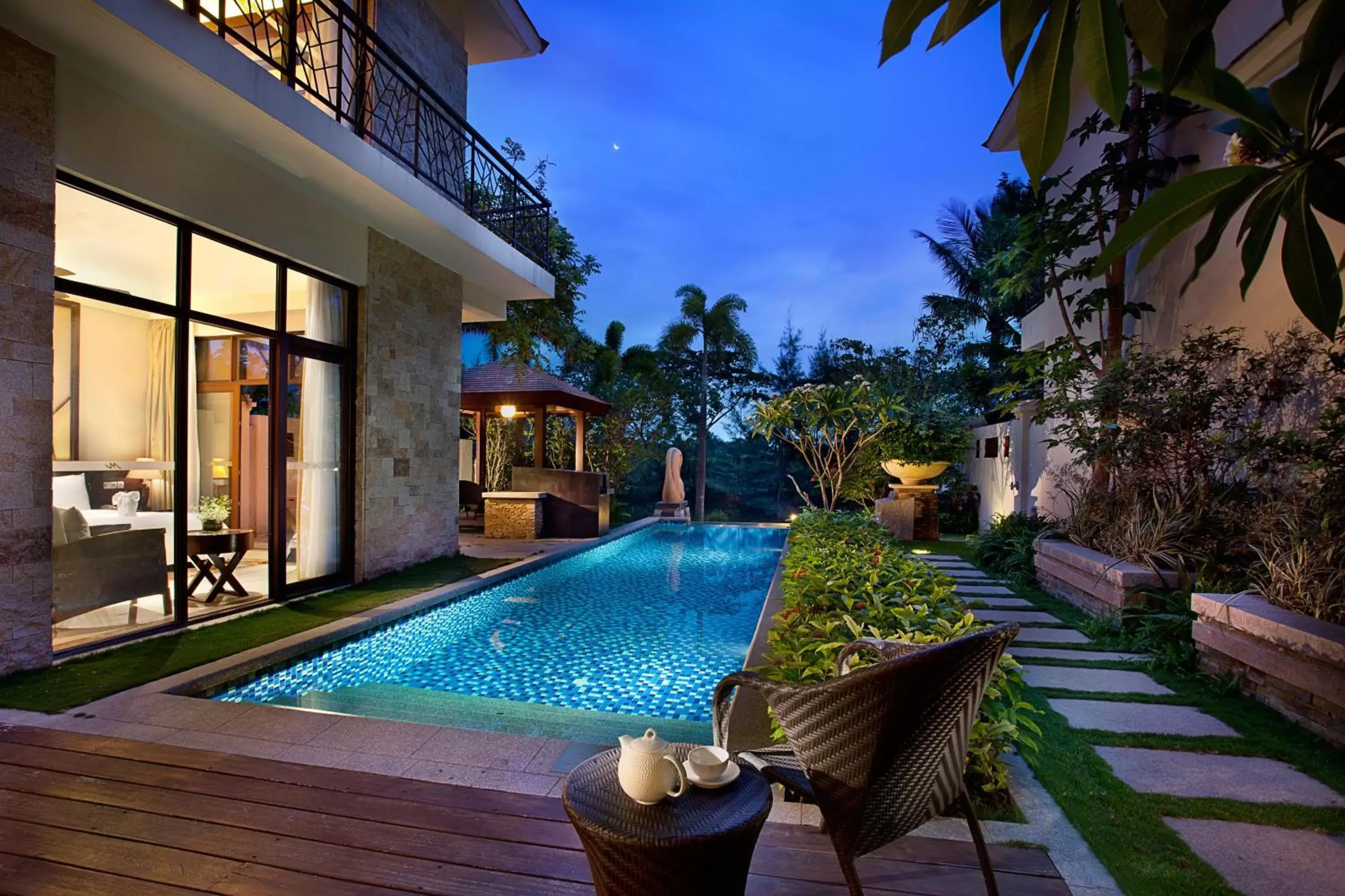 Property building, Swimming Pool in Grand Metropark Villa Resort Sanya Yalong Bay