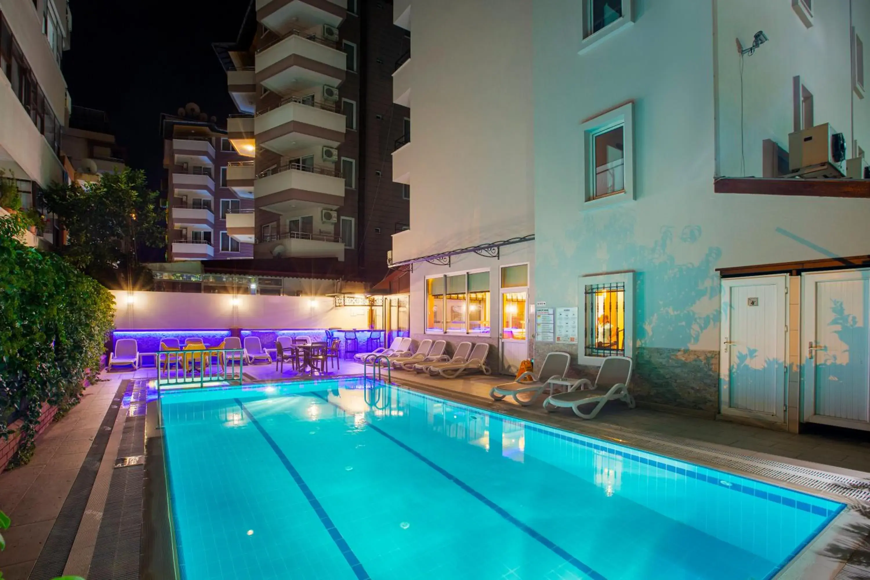 Swimming Pool in Alanya Beach Hotel