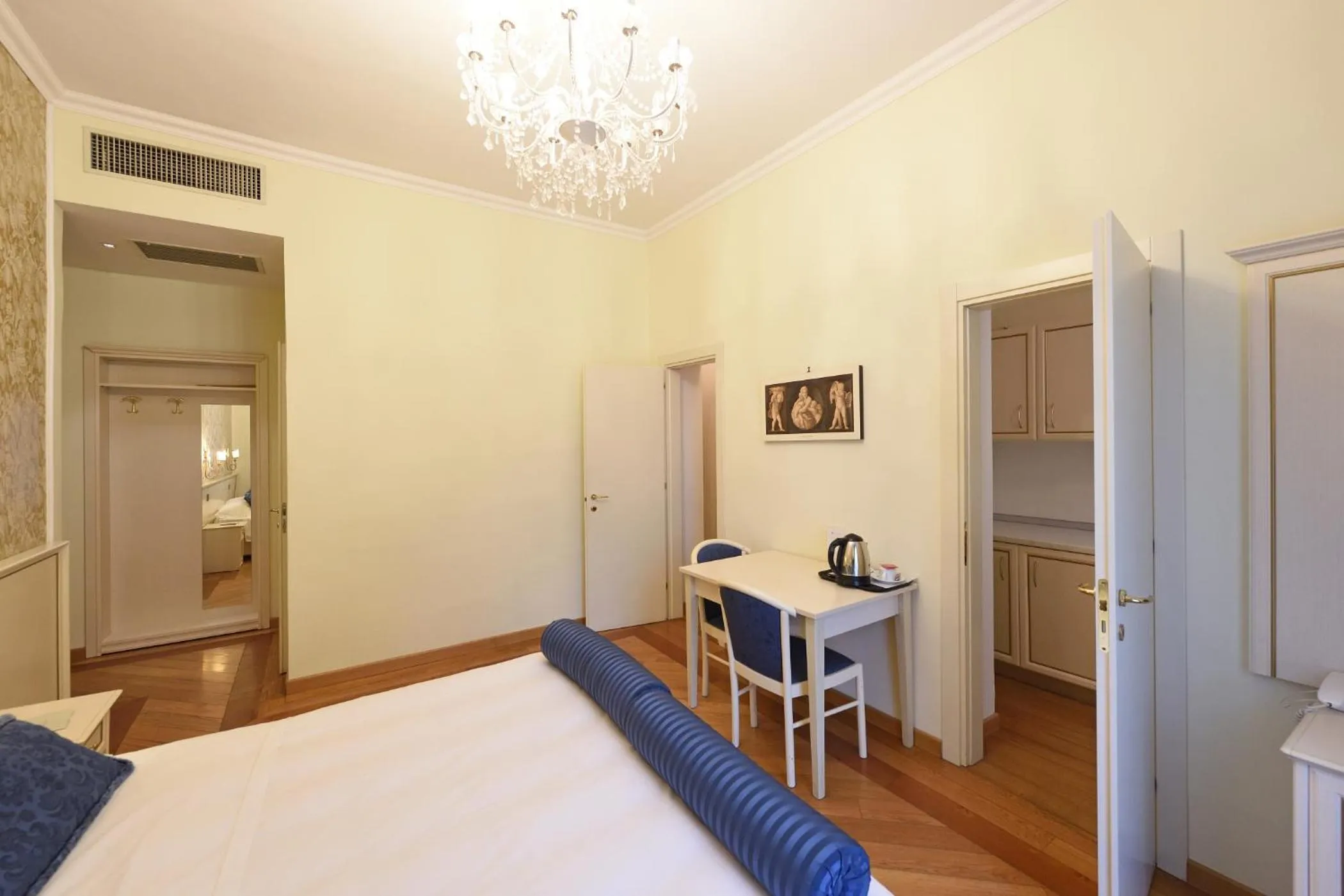 Photo of the whole room, Bed in Relais La Corte di Cloris
