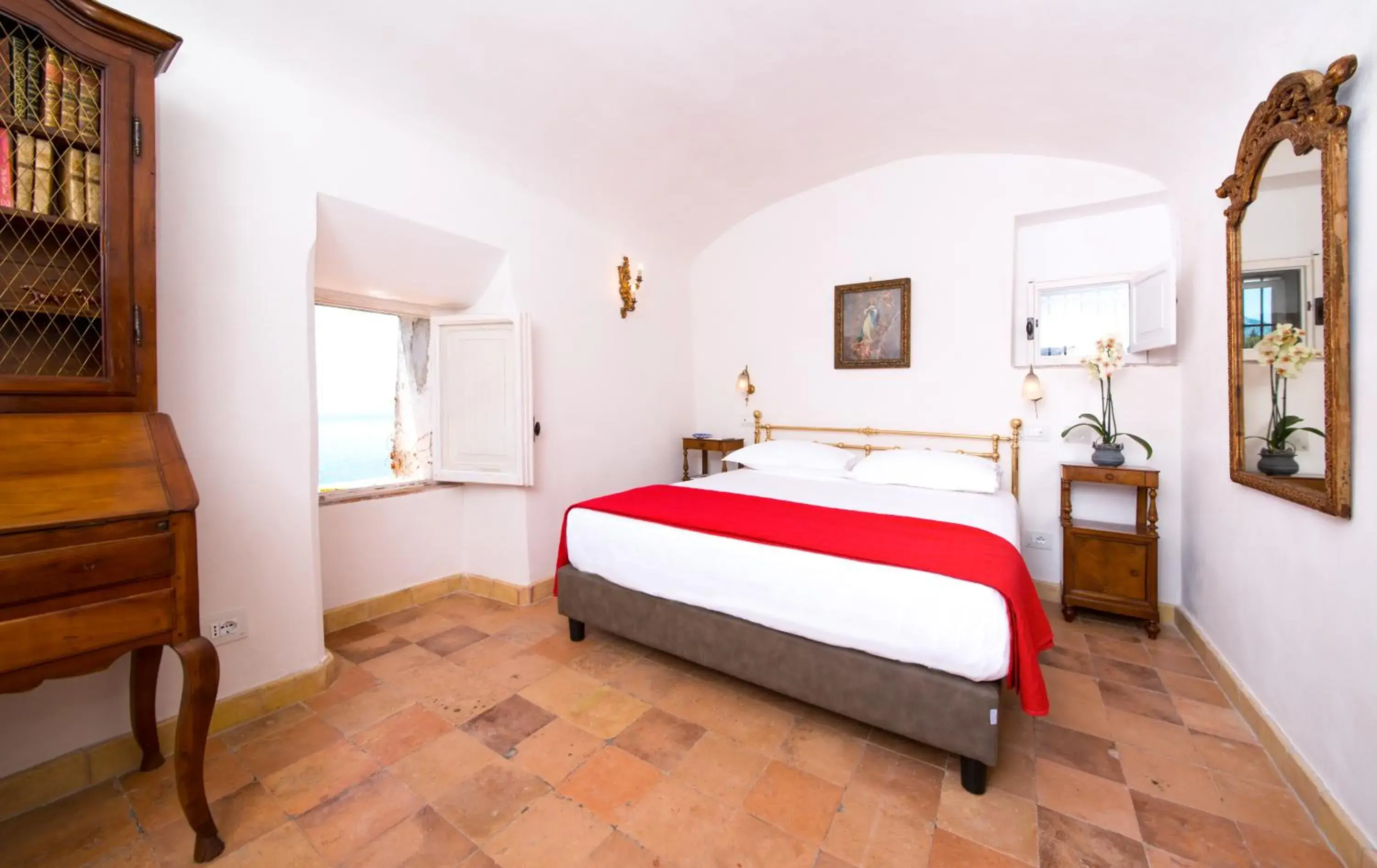 Photo of the whole room, Bed in Badia Santa Maria de' Olearia