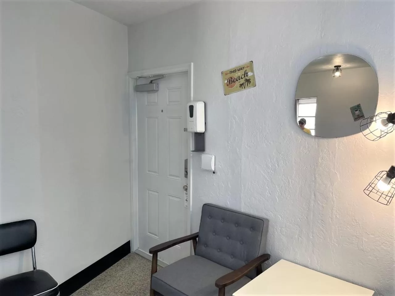 TV/Entertainment Center in Sea Jay Motel and Marina