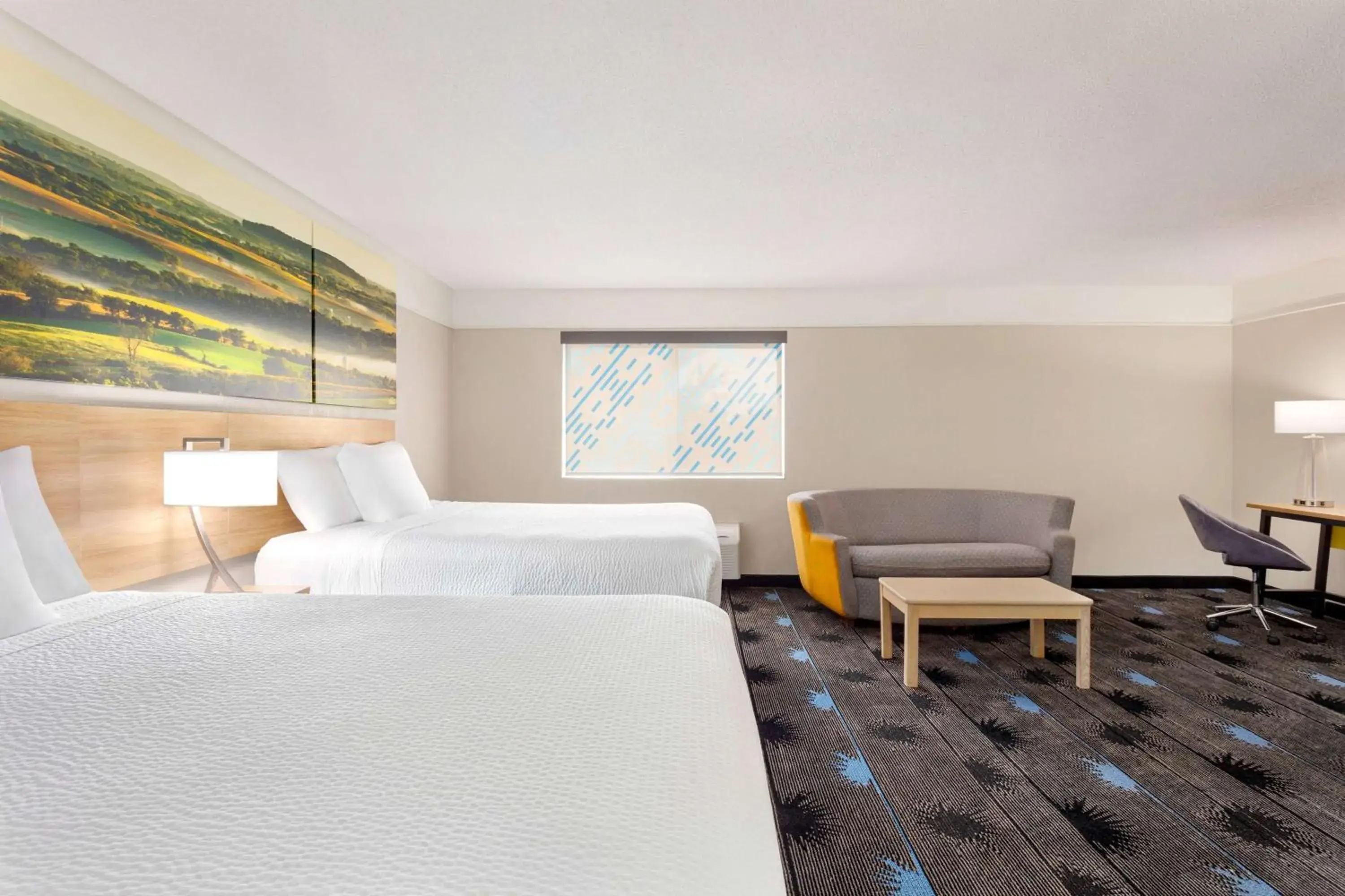 Photo of the whole room, Bed in Days Inn by Wyndham Kansas City International Airport