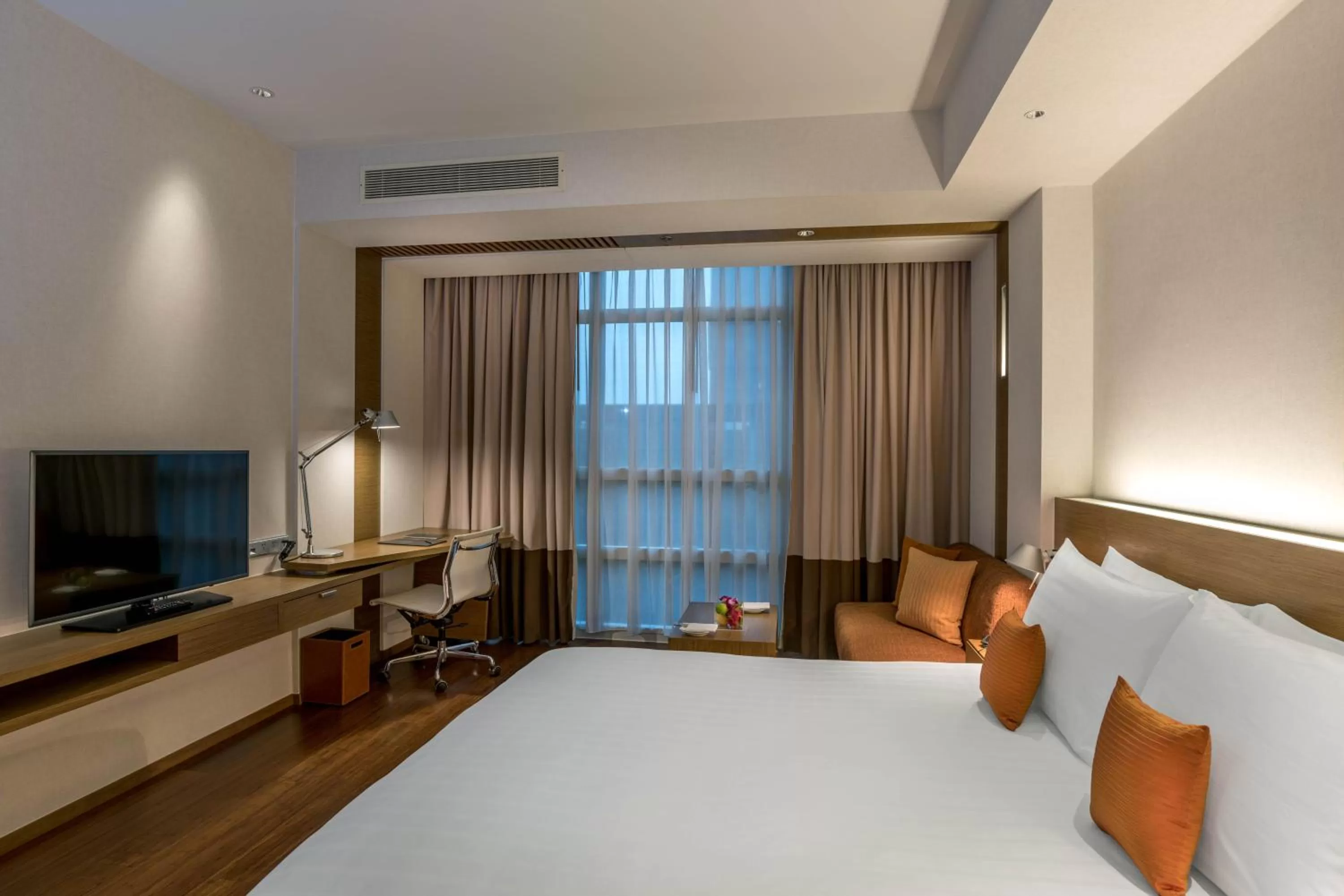 TV and multimedia, Bed in Pullman Bangkok King Power