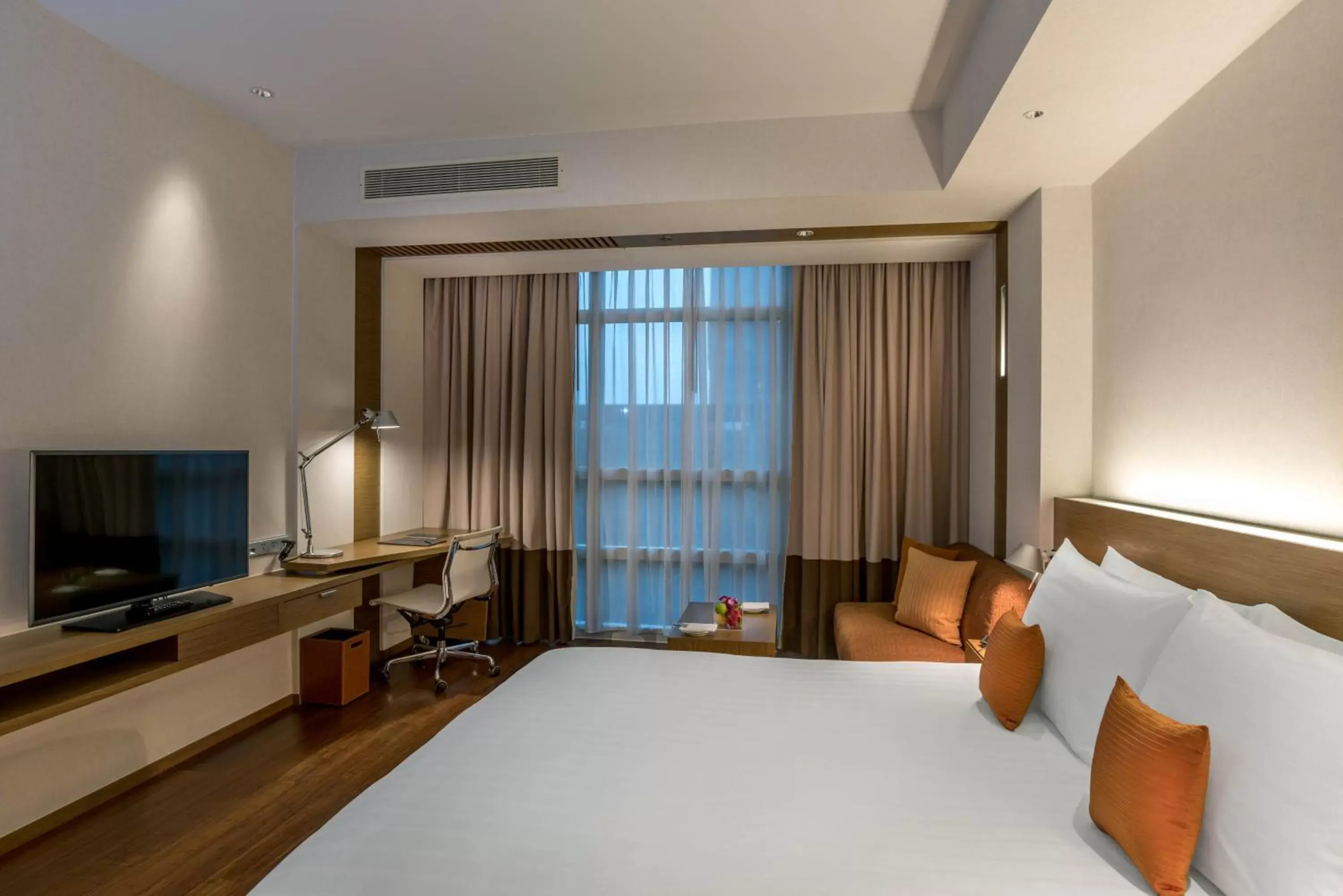 TV and multimedia, Bed in Pullman Bangkok King Power