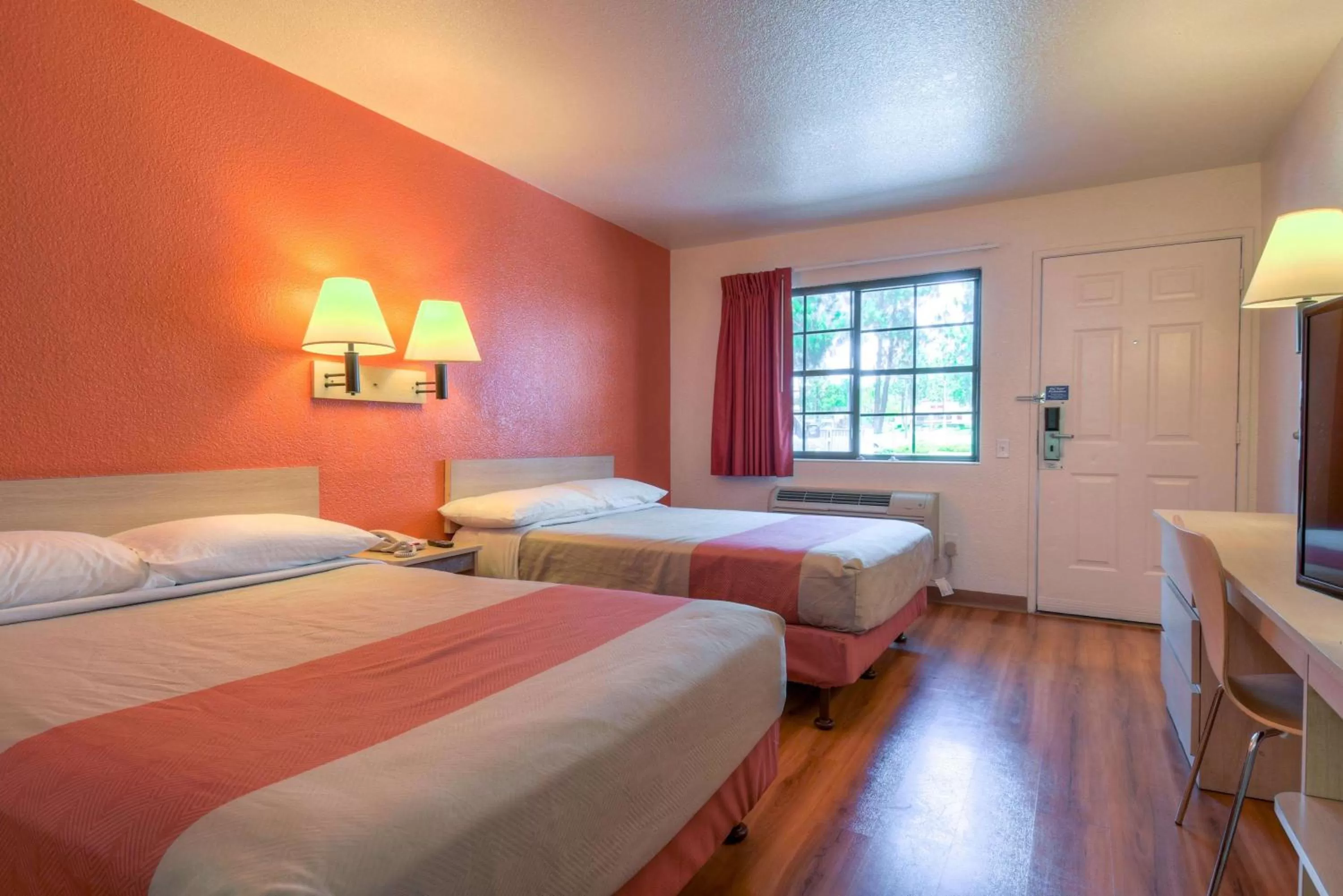 Bedroom, Bed in Motel 6-San Dimas, CA - Los Angeles
