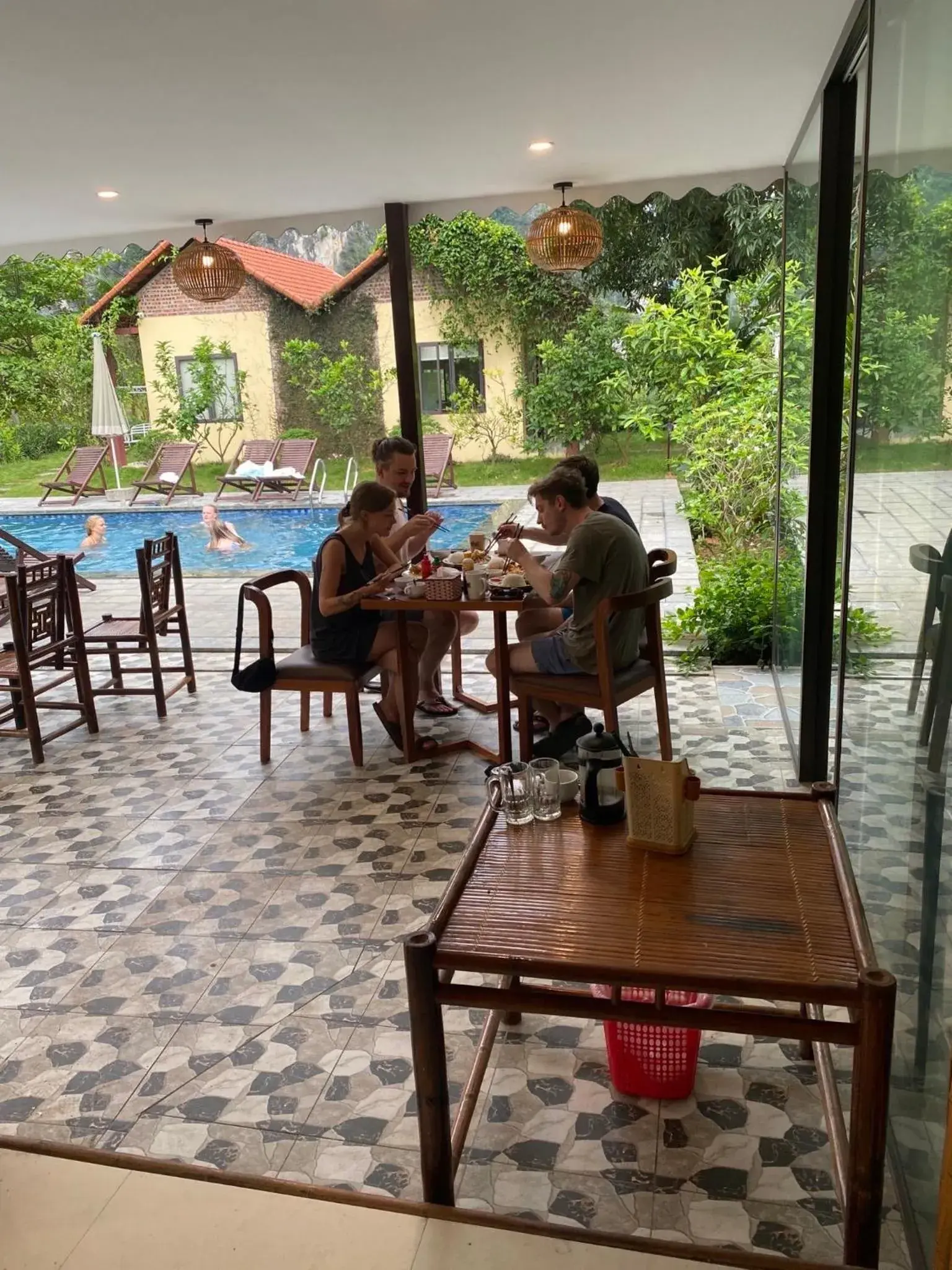 Restaurant/places to eat in Trang An Retreat