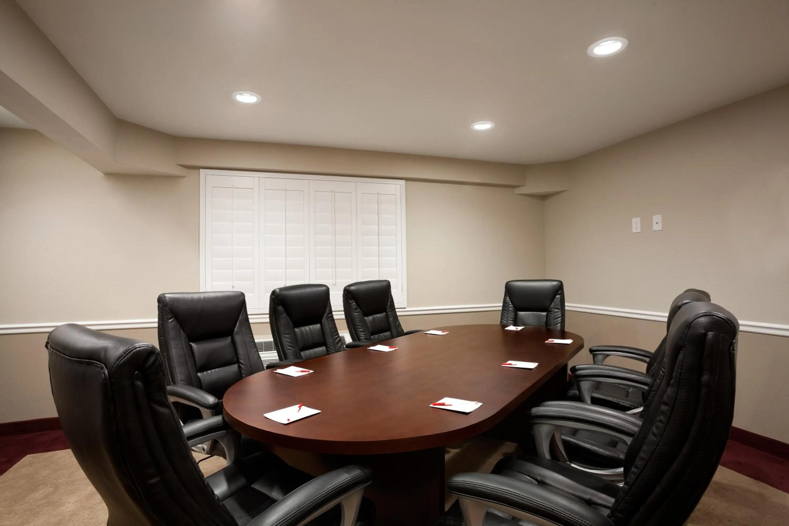 Meeting/conference room in Infinity Inn & Suites
