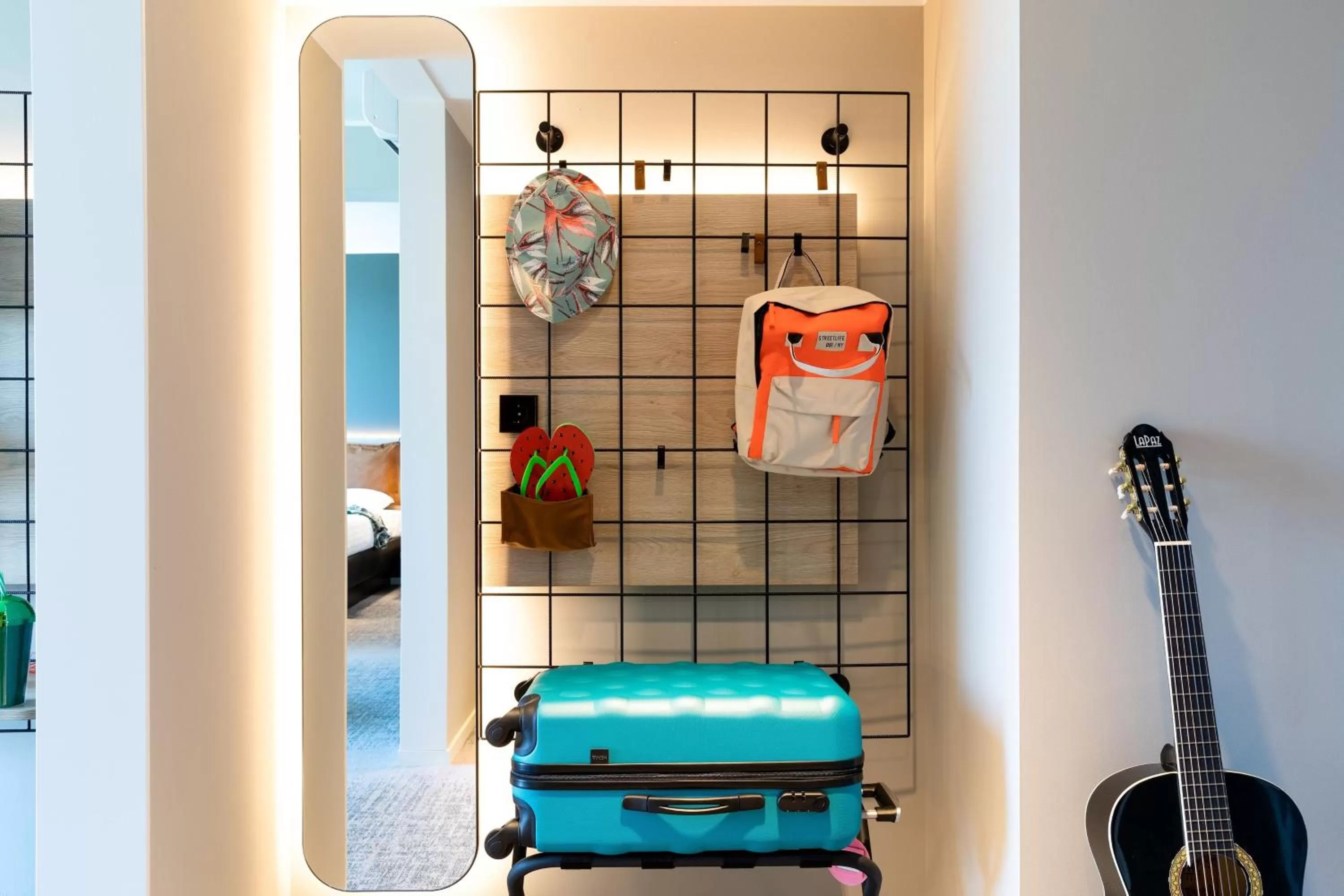 Photo of the whole room in Moxy Dortmund City