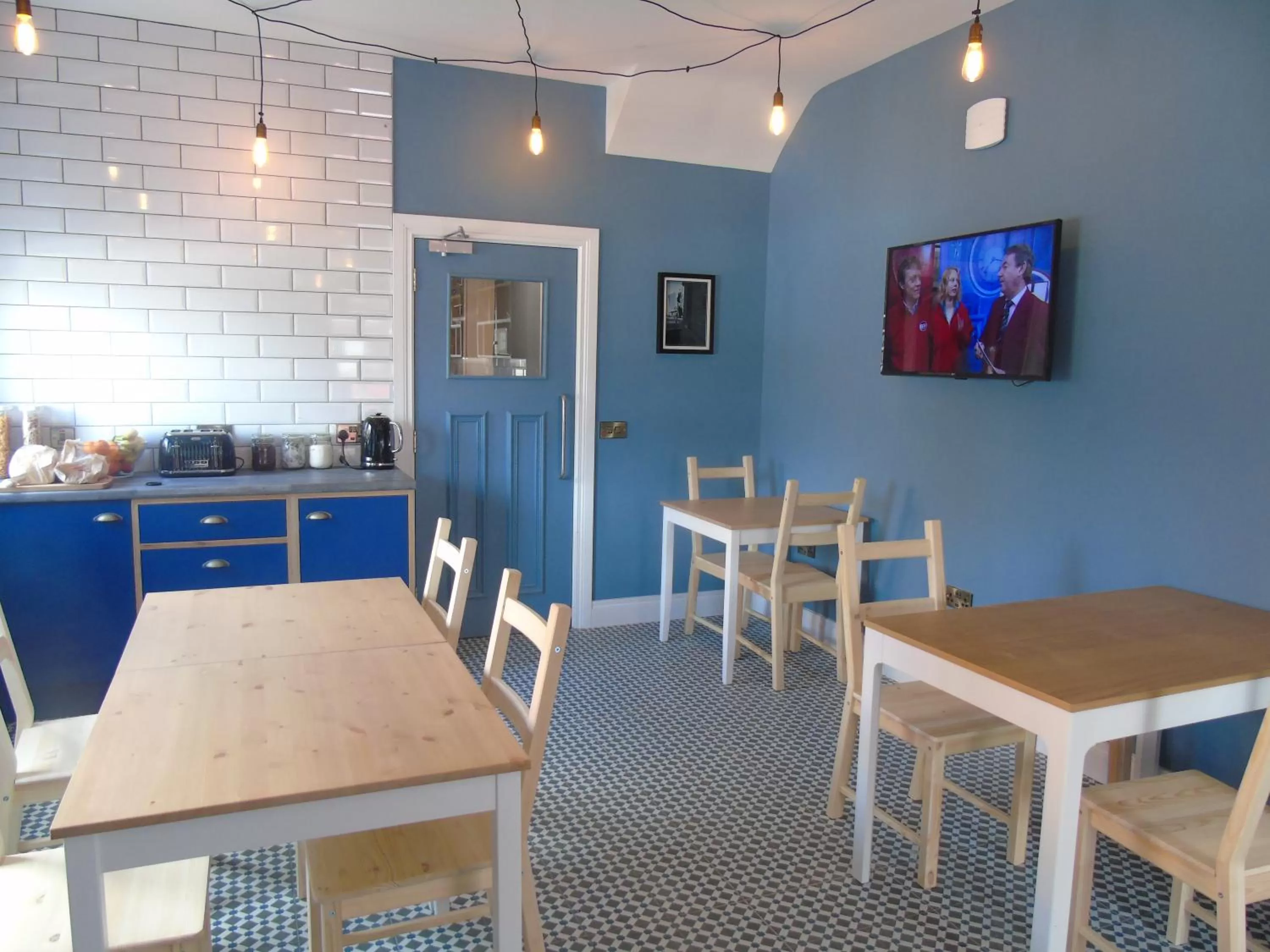 TV and multimedia in The Warren Belfast