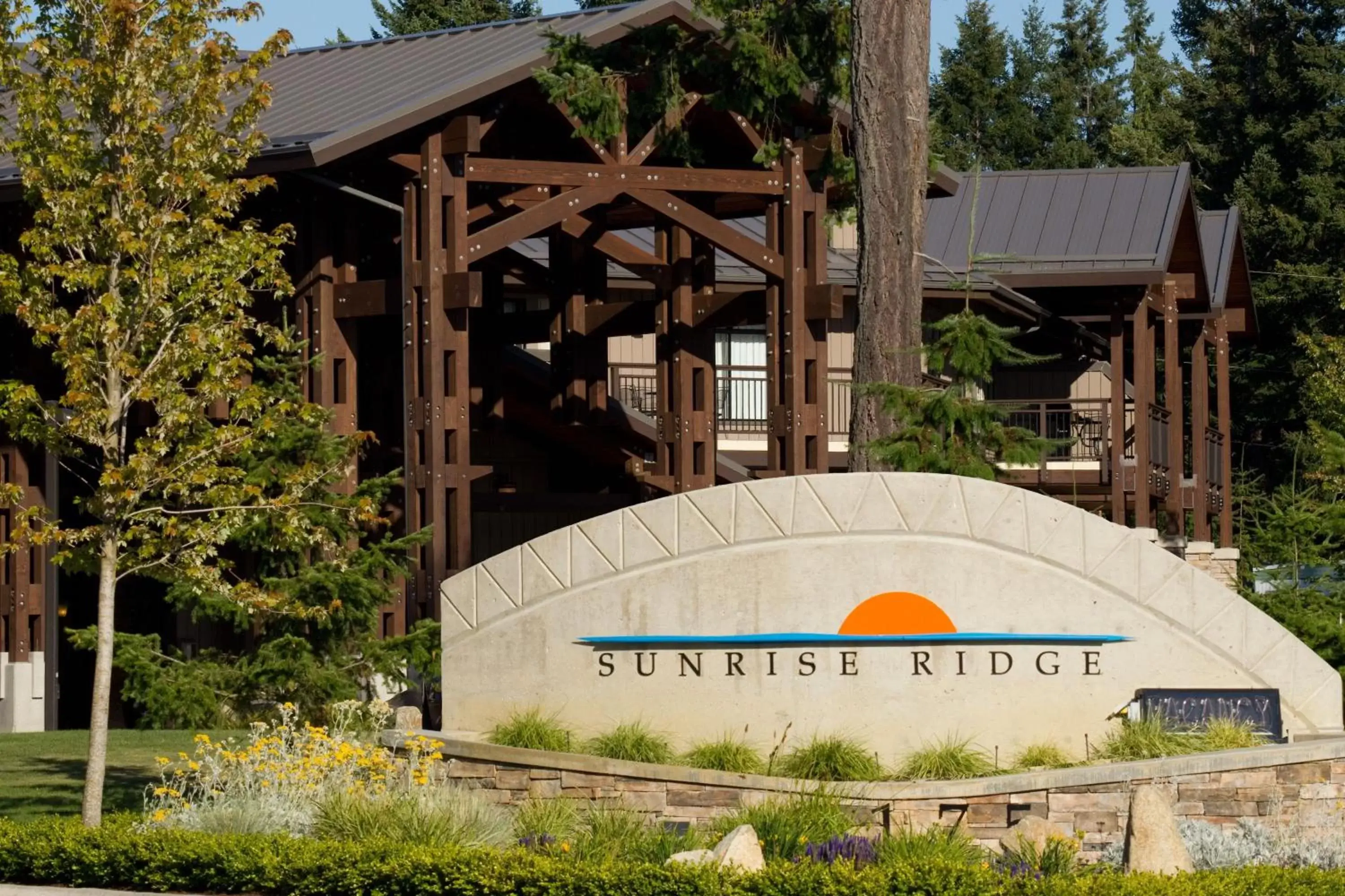 Facade/entrance in Sunrise Ridge Waterfront Resort