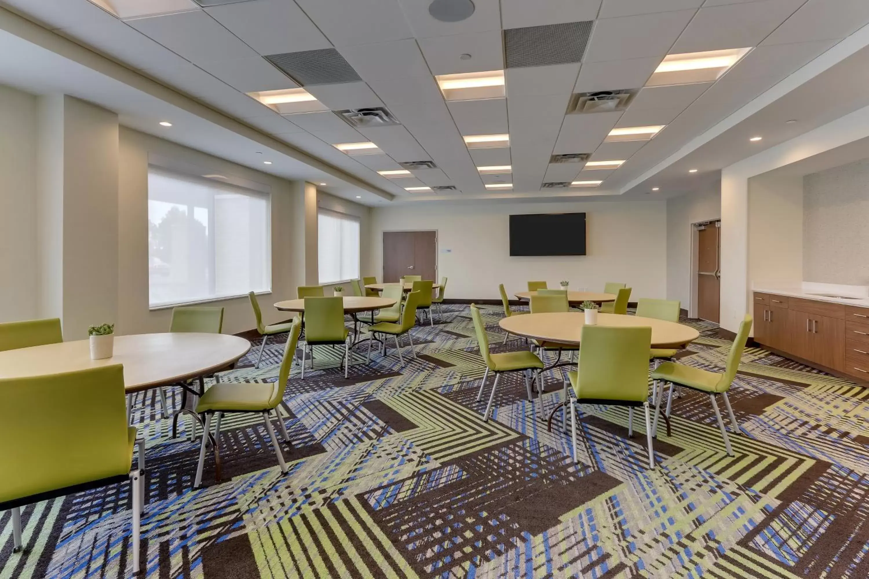 Meeting/conference room in Holiday Inn Express - Wilmington - Porters Neck, an IHG Hotel