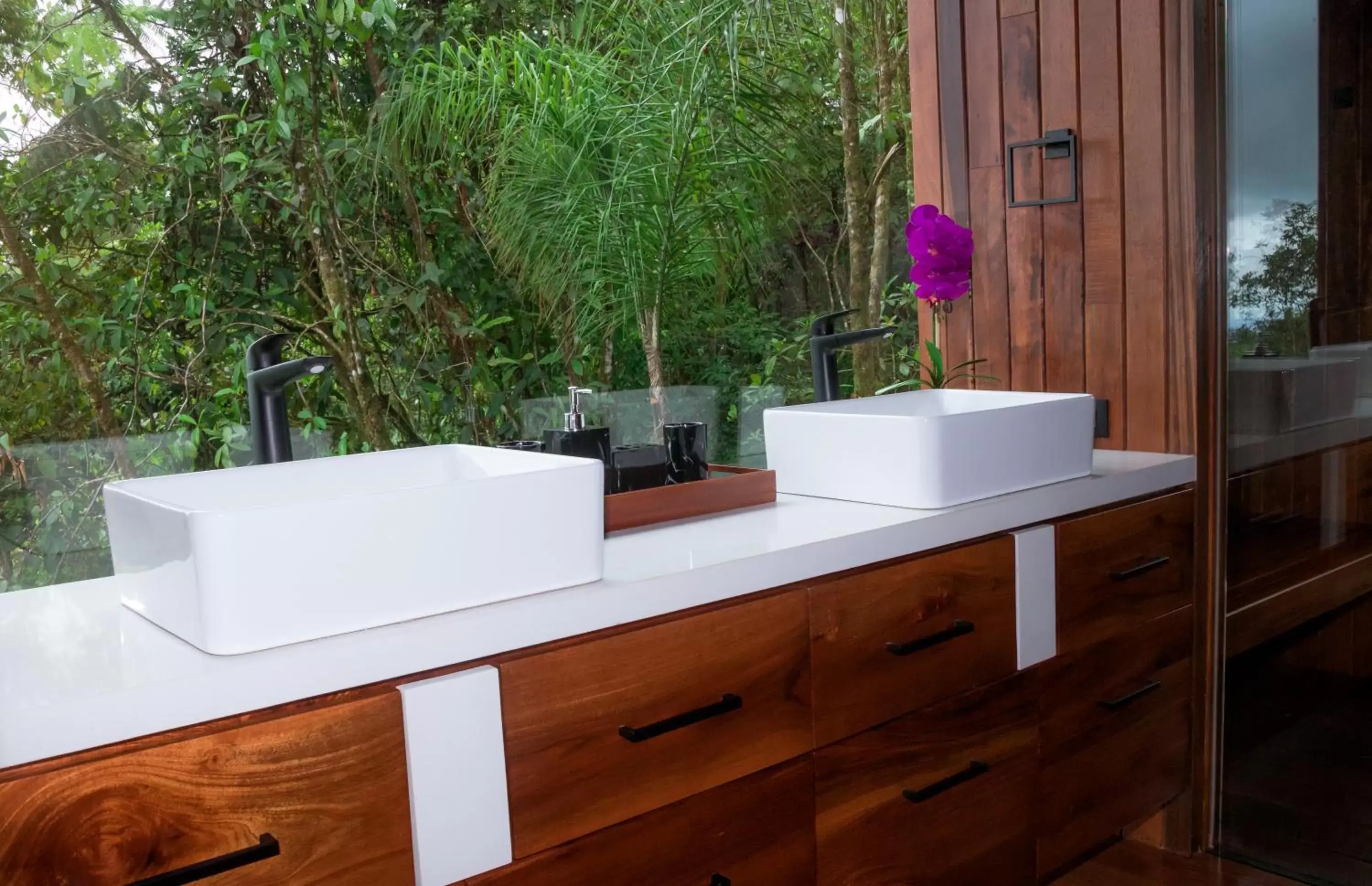 Bathroom in Ecolirios Boutique Hotel and Spa