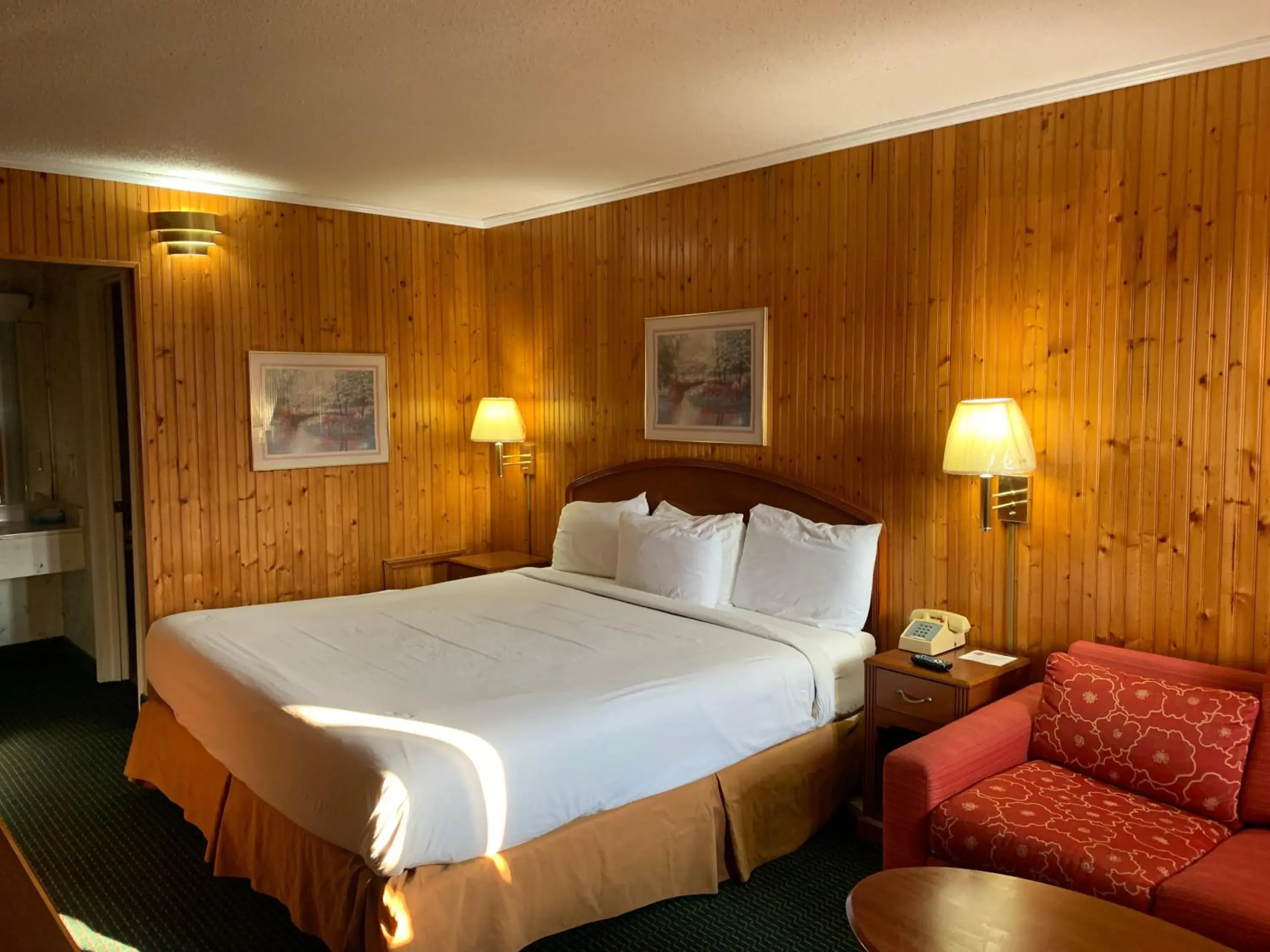 Bed in Americas Best Value Inn - Roxboro