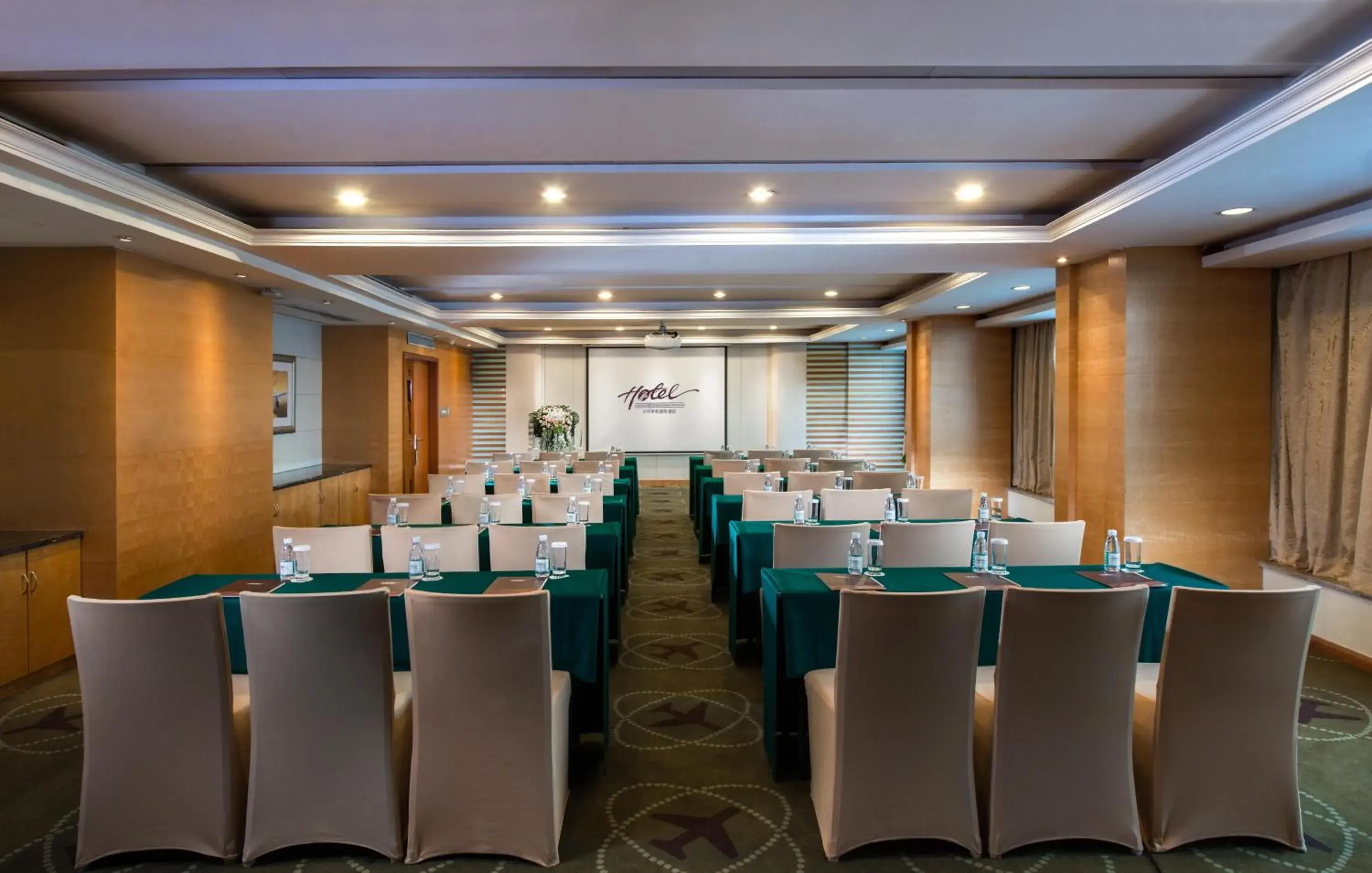 Business facilities in Shenzhenair International Hotel