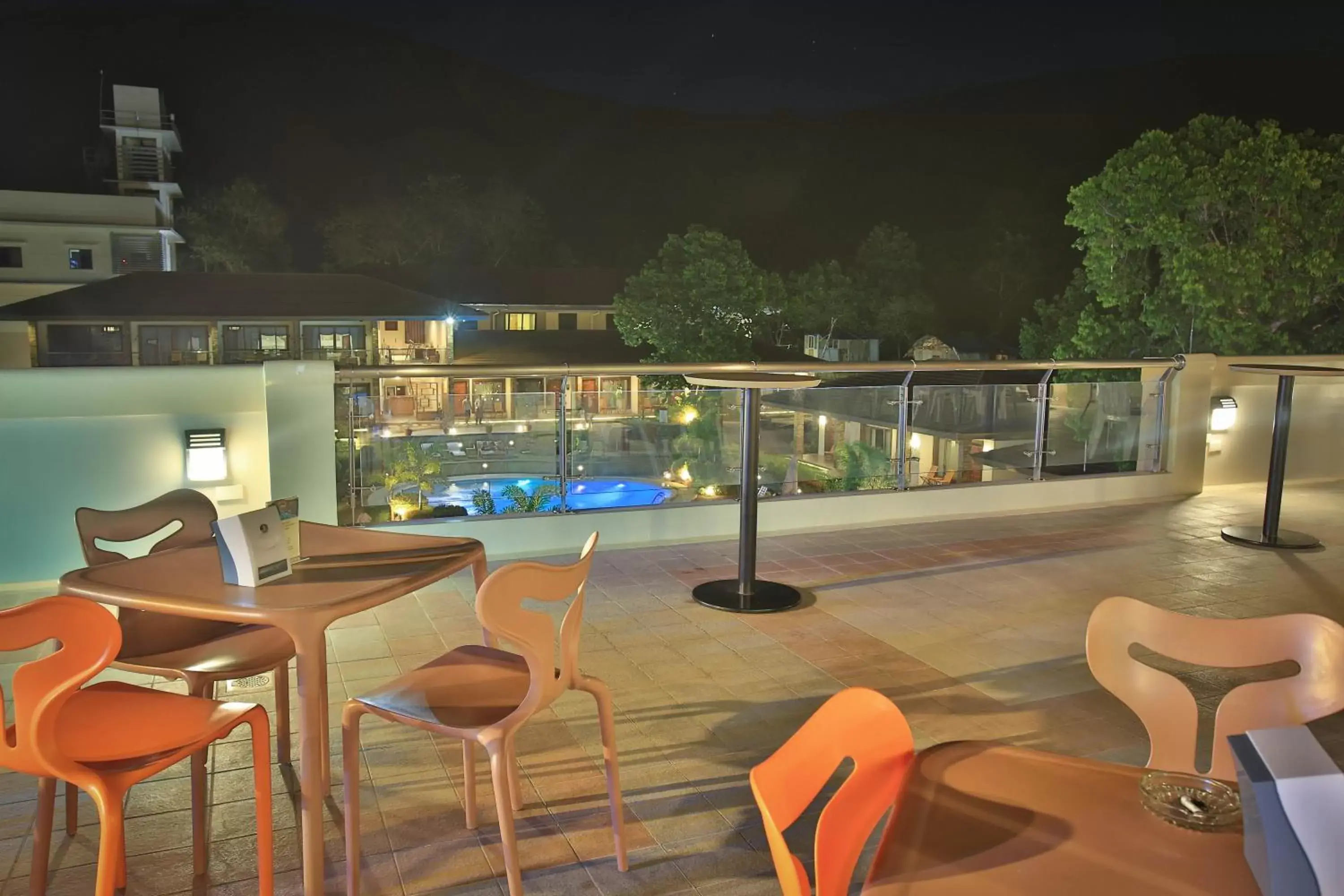 Restaurant/places to eat, Swimming Pool in Coron Soleil Garden Resort