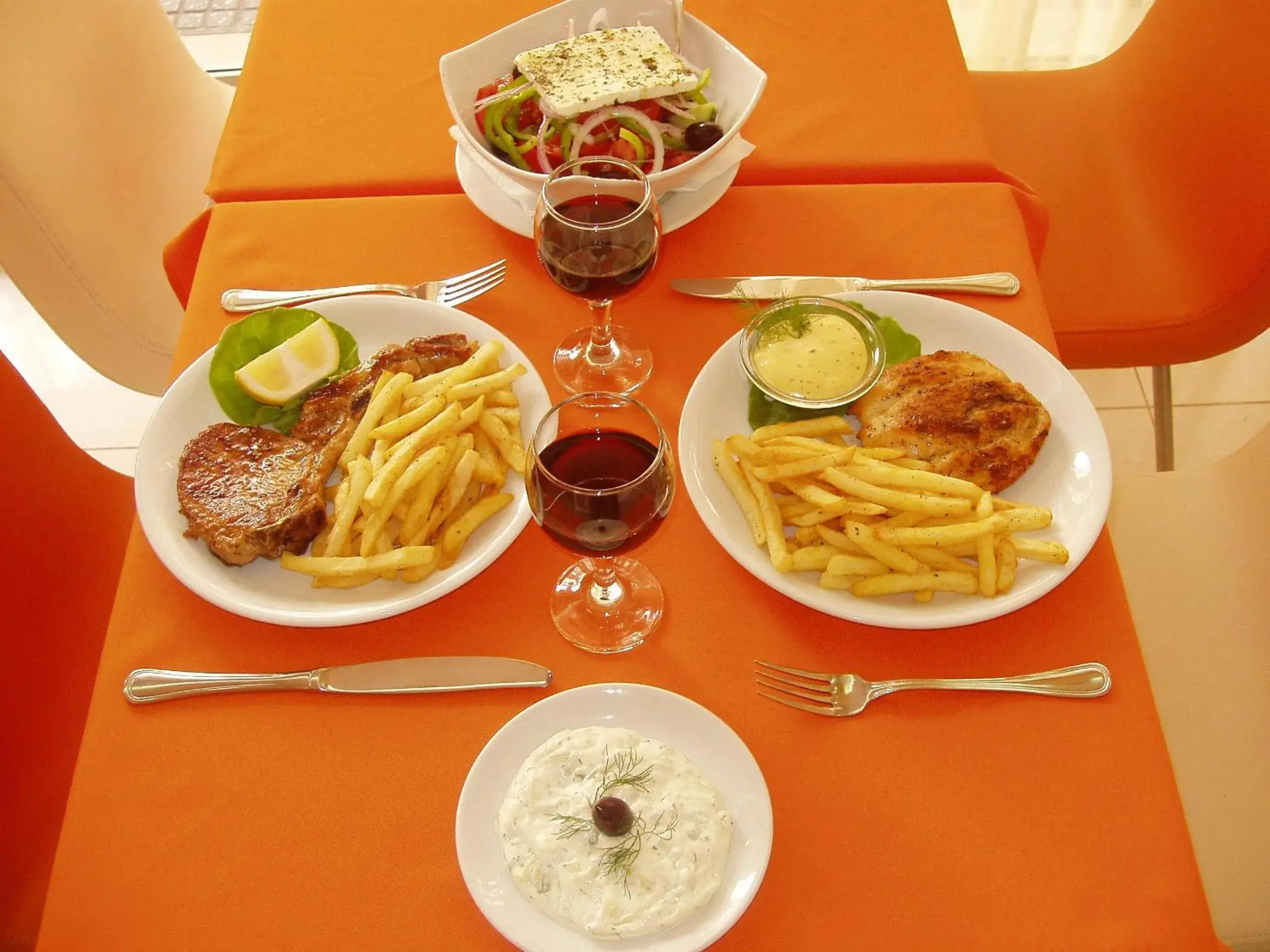 Food and drinks in Faros I