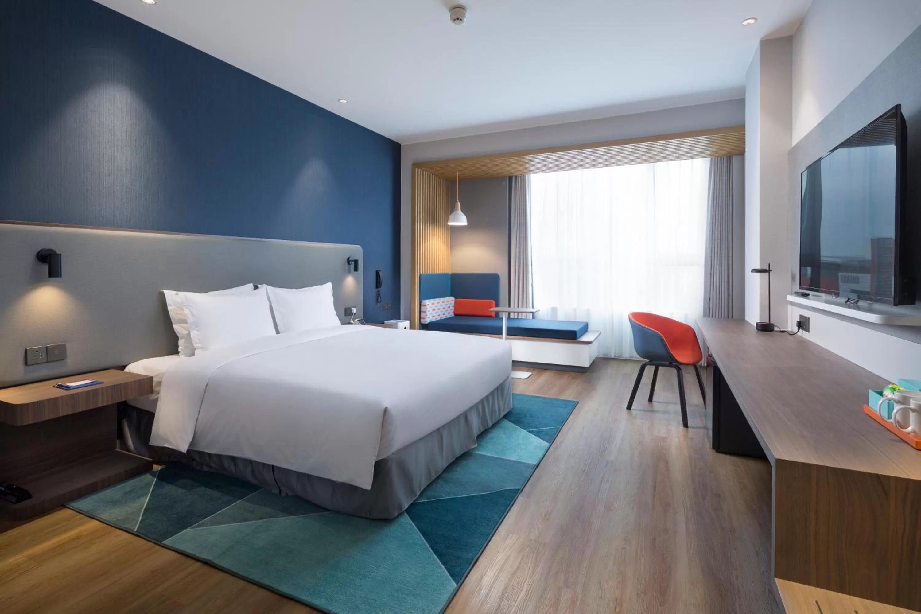 Bed in Holiday Inn Express Shanghai Kangqiao by IHG