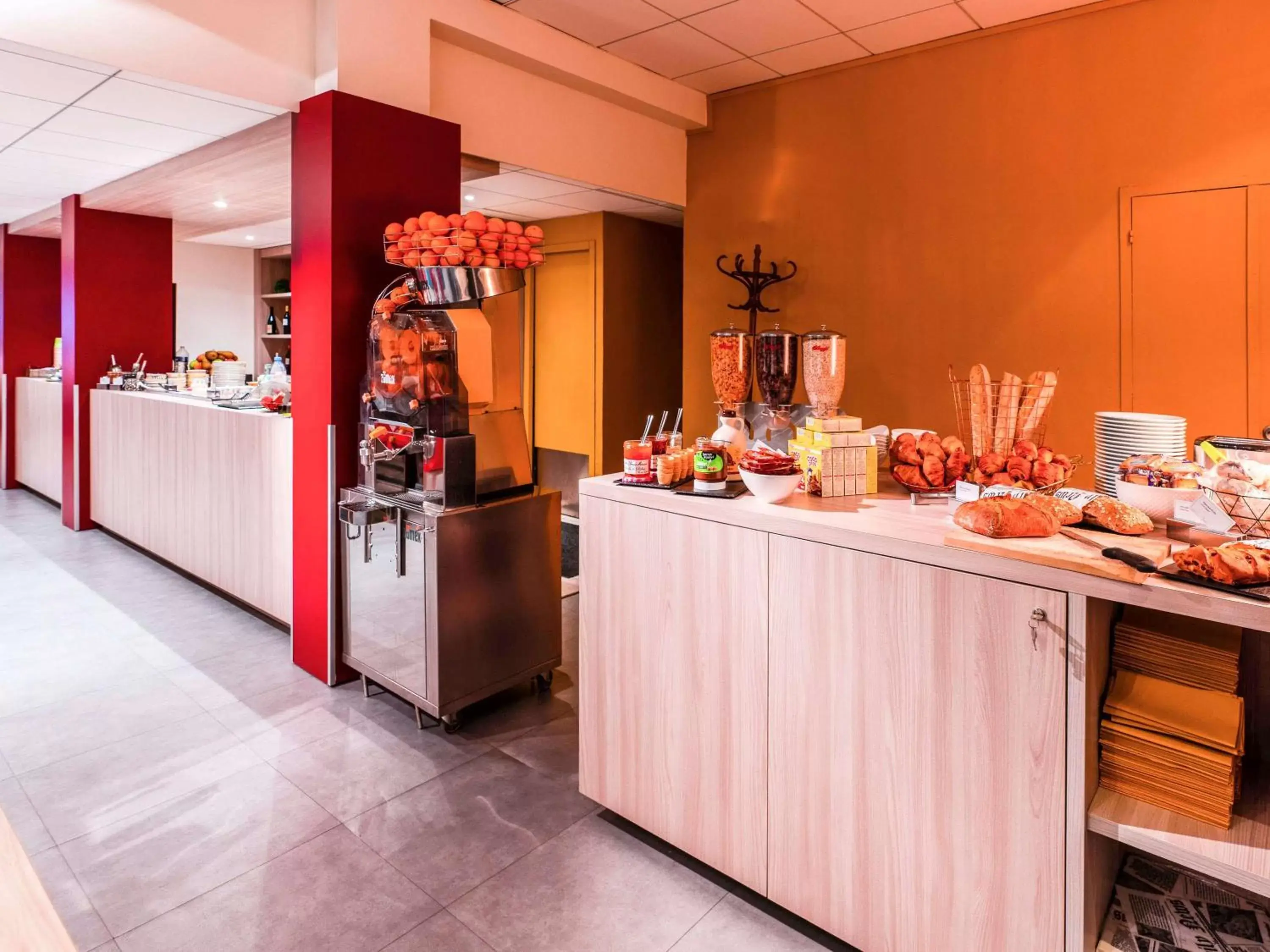 Restaurant/places to eat in ibis Styles Beauvais