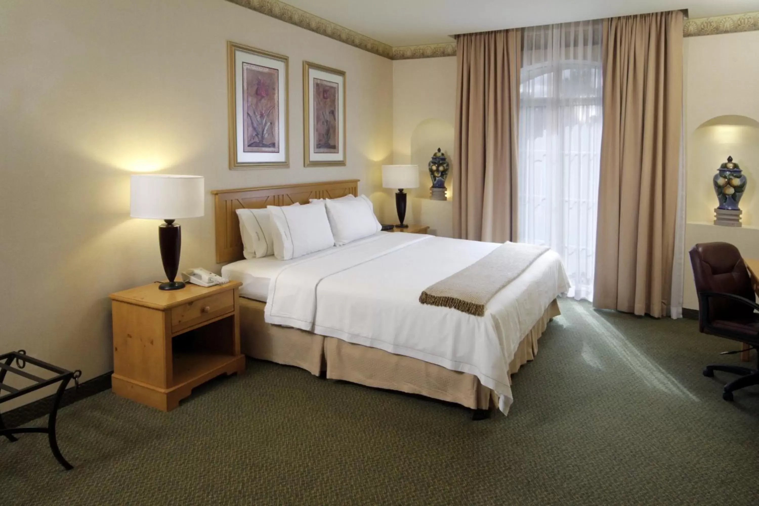 Photo of the whole room, Bed in Holiday Inn Express Guanajuato, an IHG Hotel
