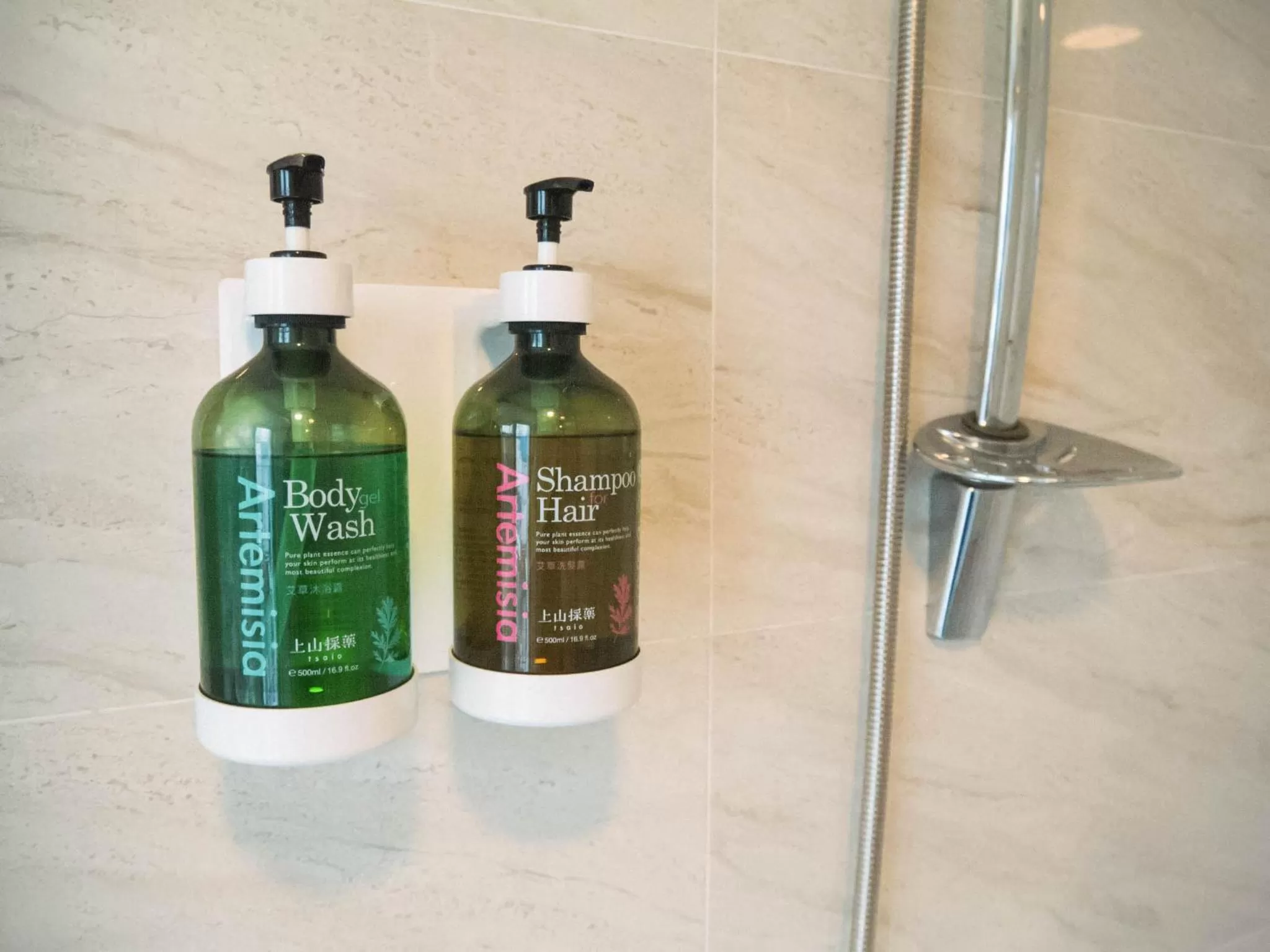 Bathroom in Green Hotel - Tea Way