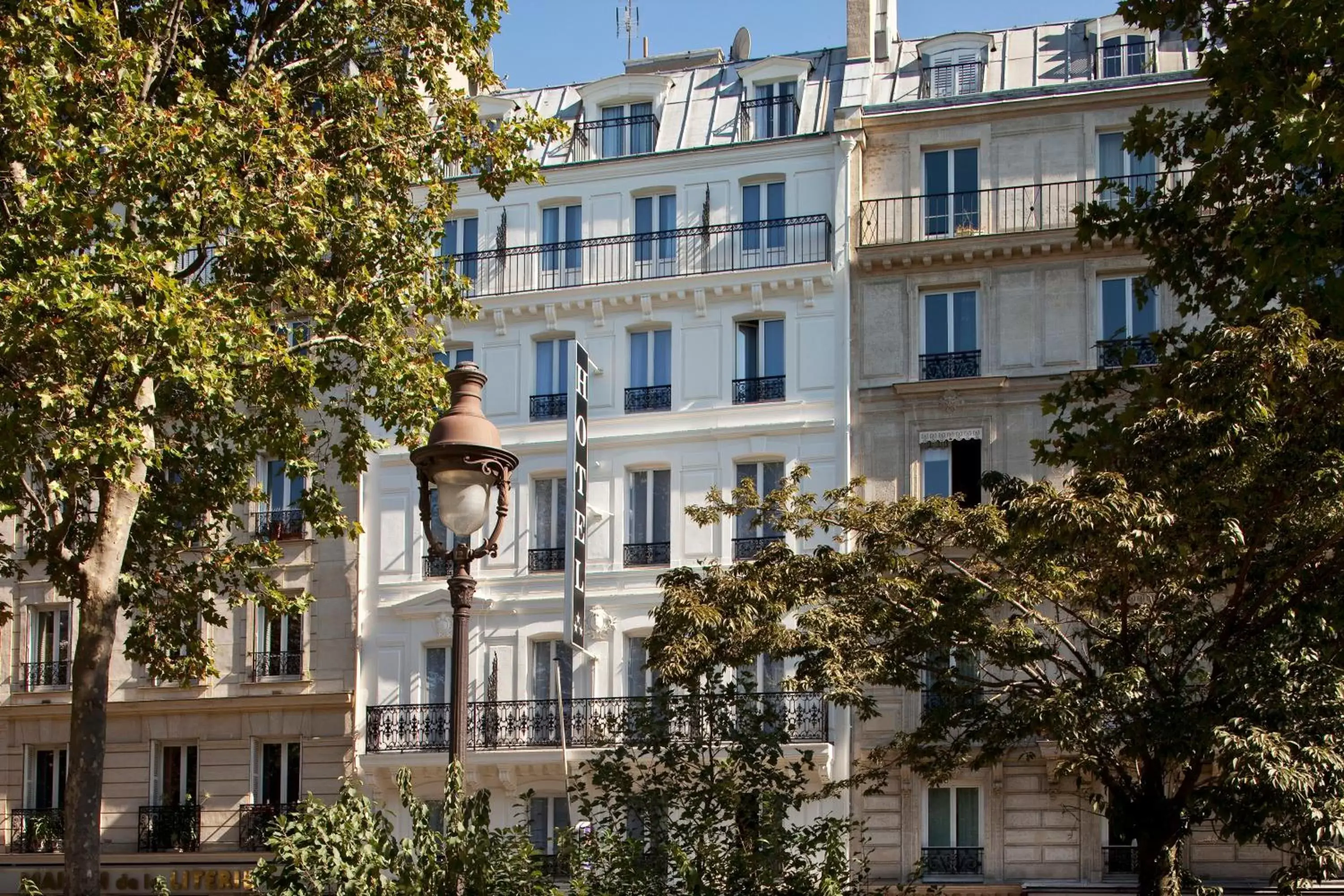 Facade/entrance, Property Building in Hôtel Marais Bastille
