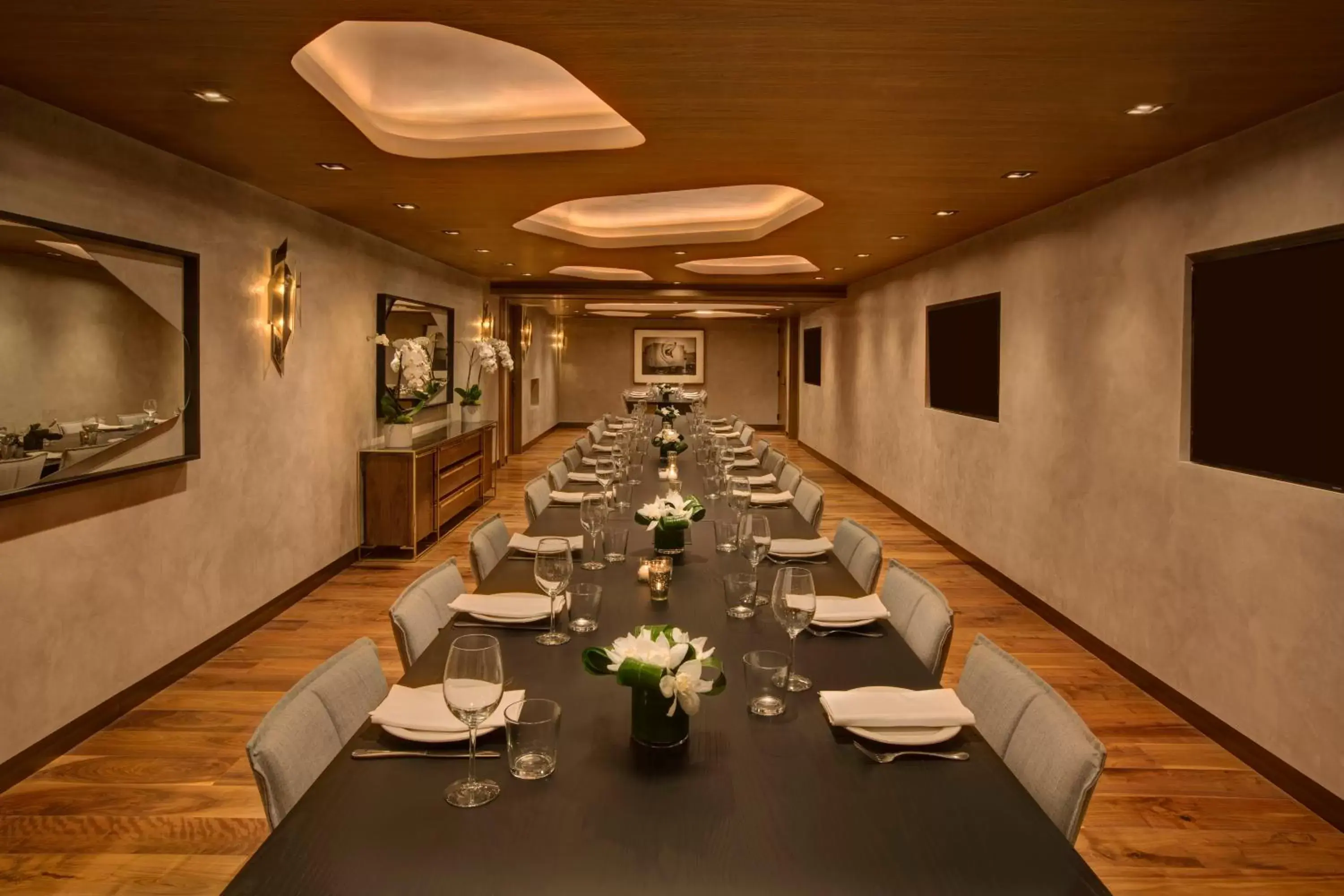 Meeting/conference room, Restaurant/Places to Eat in SIXTY Beverly Hills