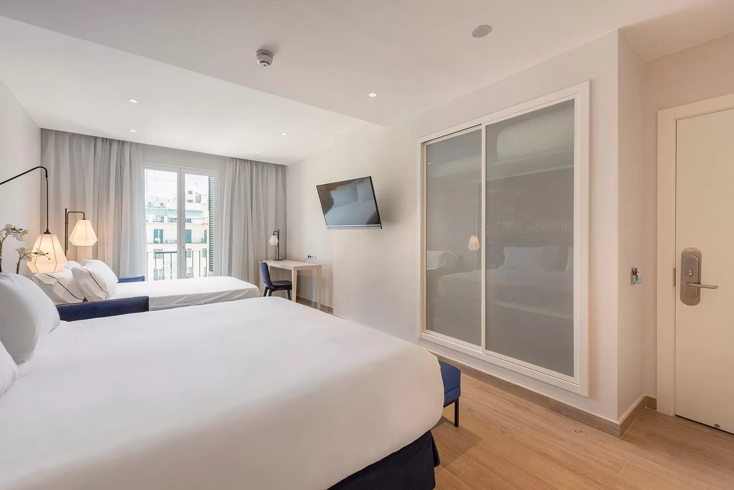 Photo of the whole room, Bed in Eurostars Mediterranea Plaza