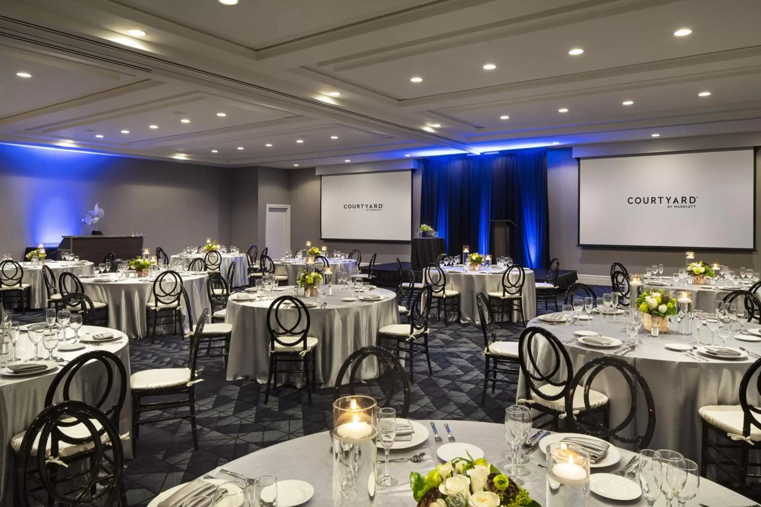 Meeting/conference room, Restaurant/Places to Eat in Courtyard by Marriott Long Beach Downtown