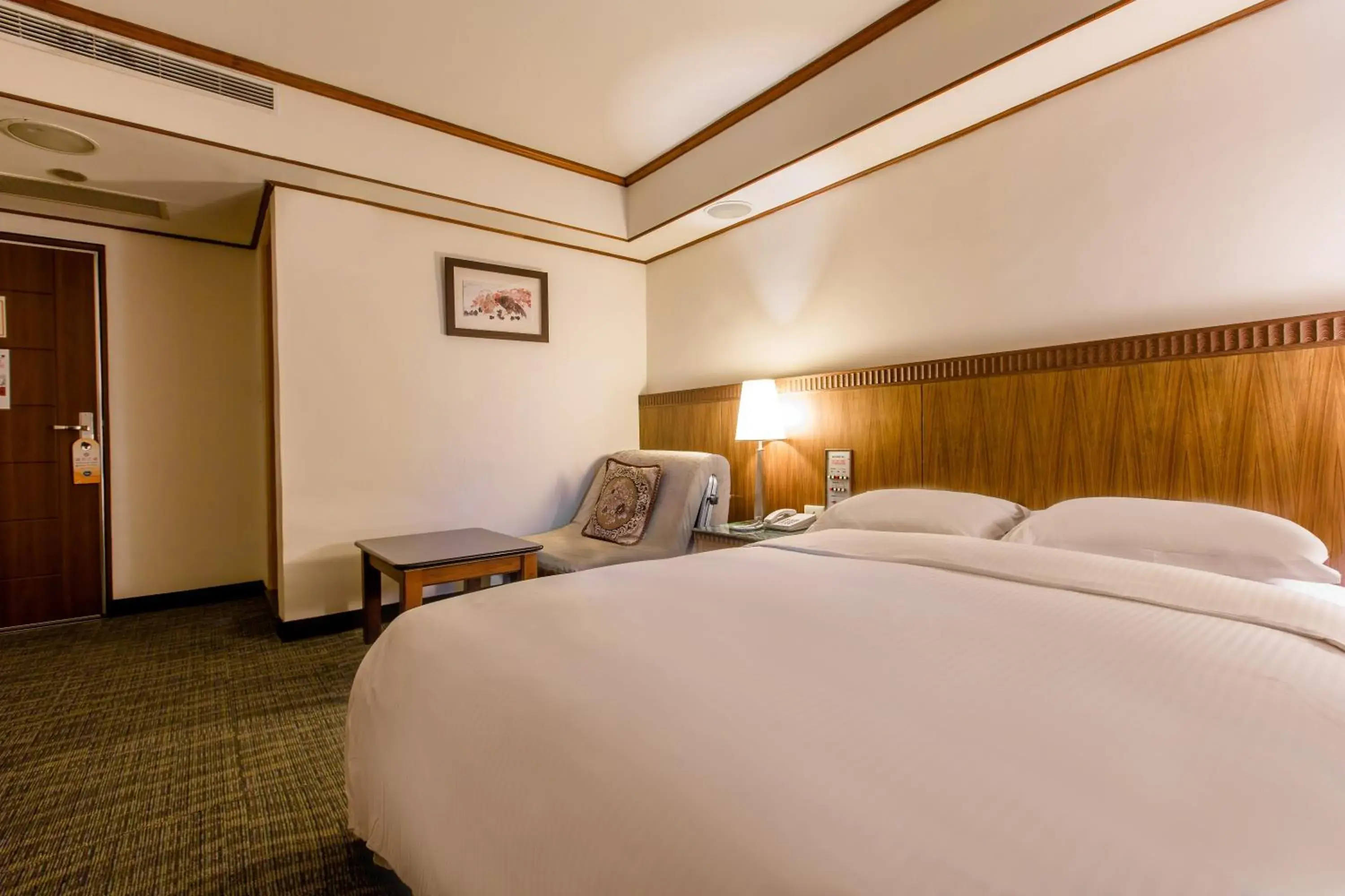 Bed in Kingshi Hotel