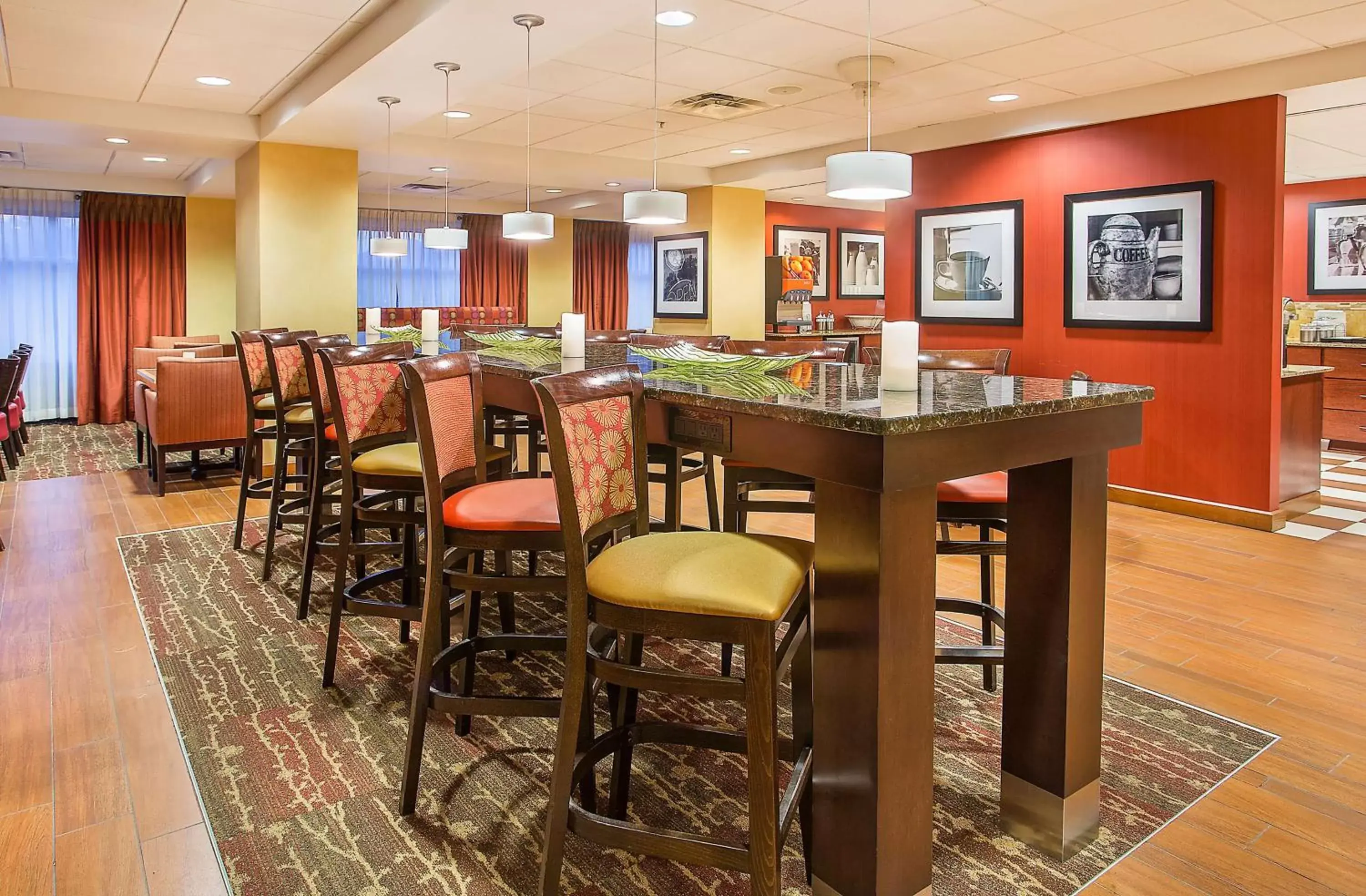 Restaurant/places to eat in Hampton Inn Knoxville-West At Cedar Bluff