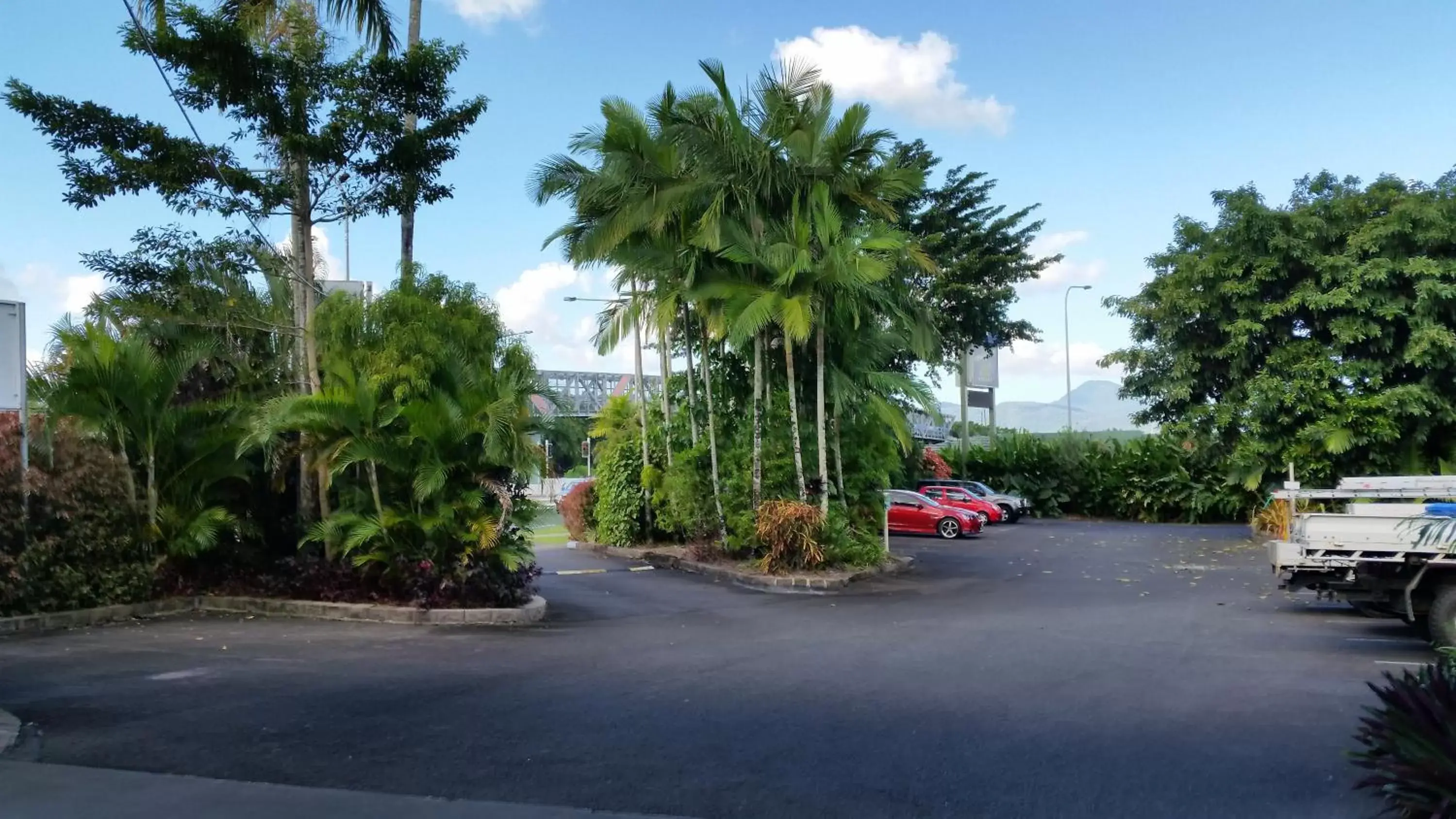 Facade/entrance in Cairns Gateway Resort
