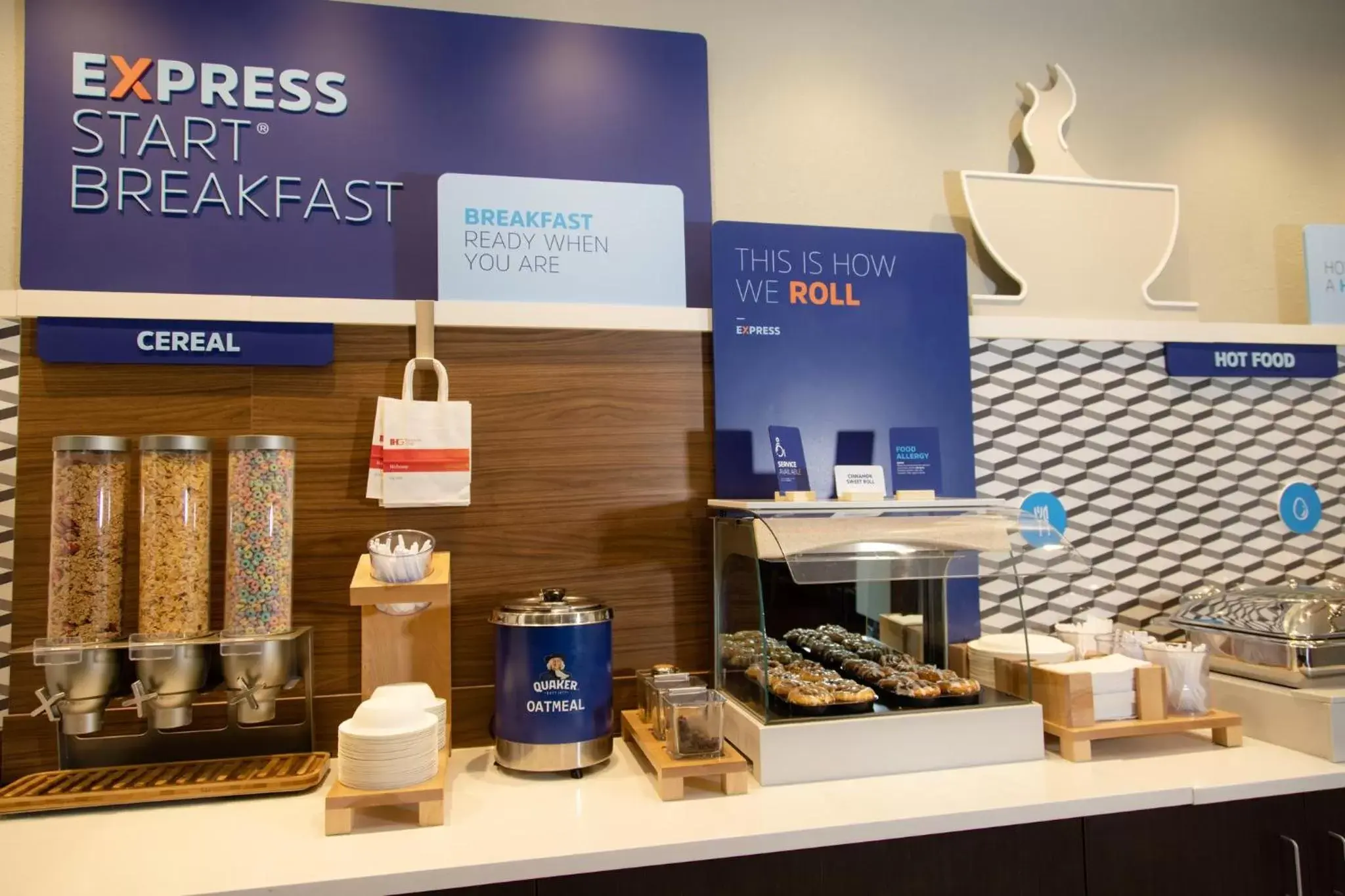 Breakfast in Holiday Inn Express Marshfield - Springfield Area by IHG Breakfast in Holiday Inn Express Marshfield - Springfield Area by IHG