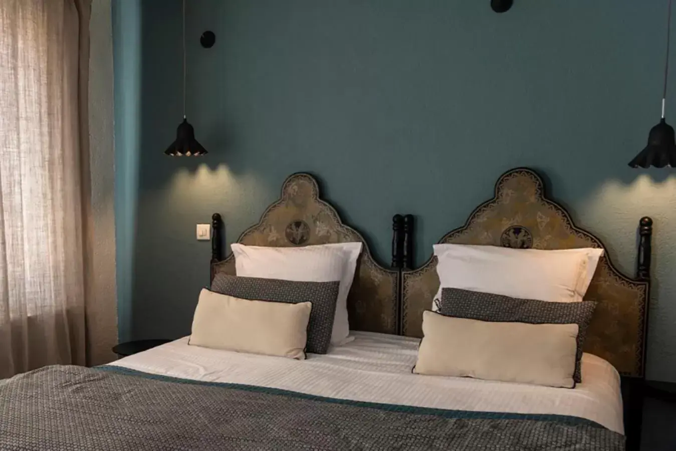 Bedroom, Bed in Hotel Spa Azteca Barcelonnette