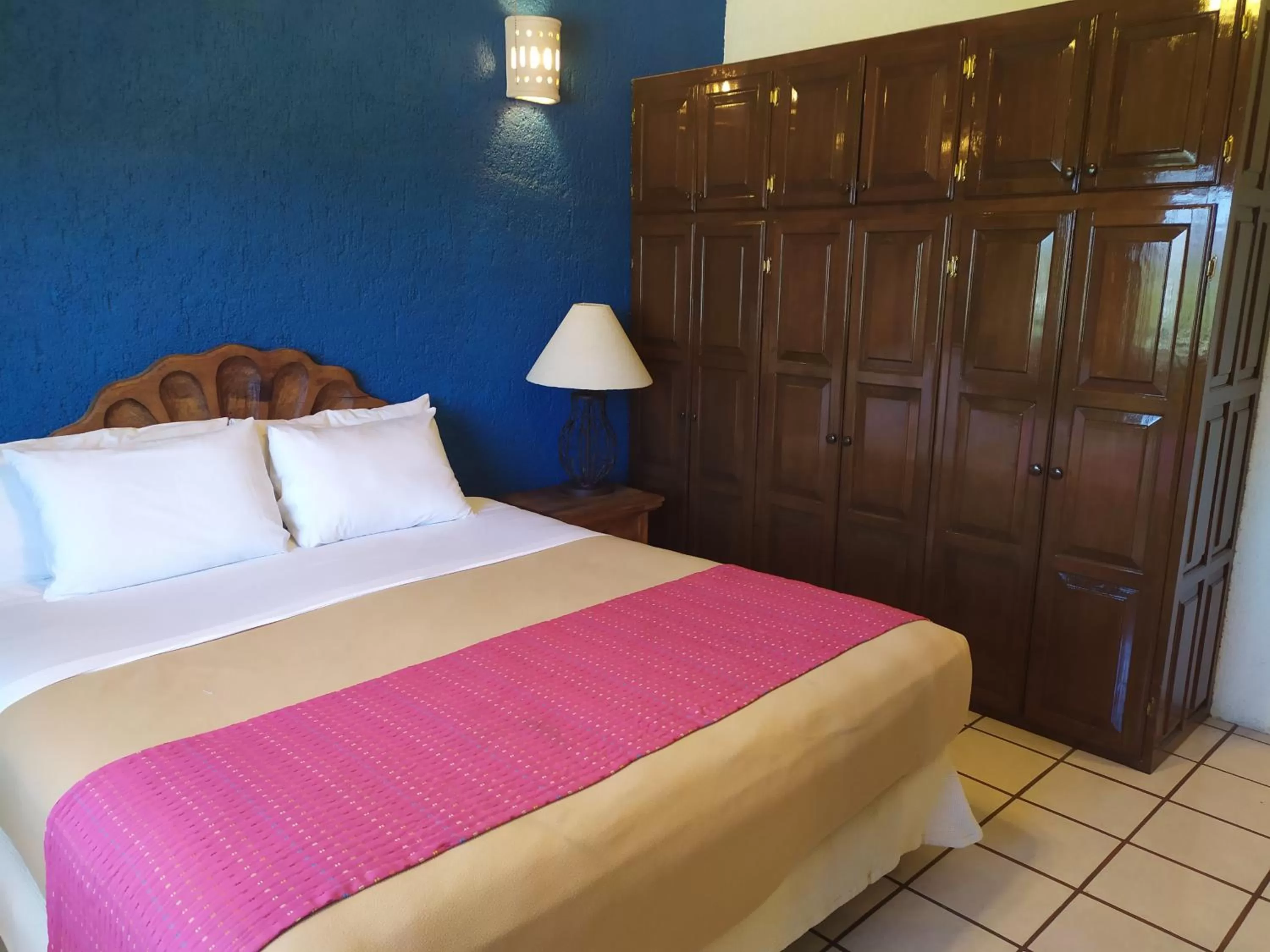 Bed in Las Gaviotas Condo-Hotel La Paz BCS