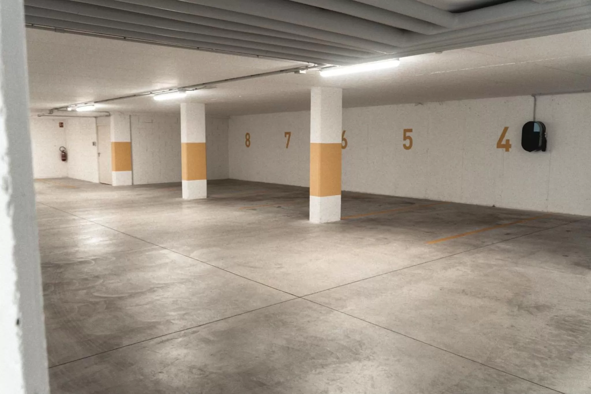 Parking in Be Place Adult Friendly Hotel