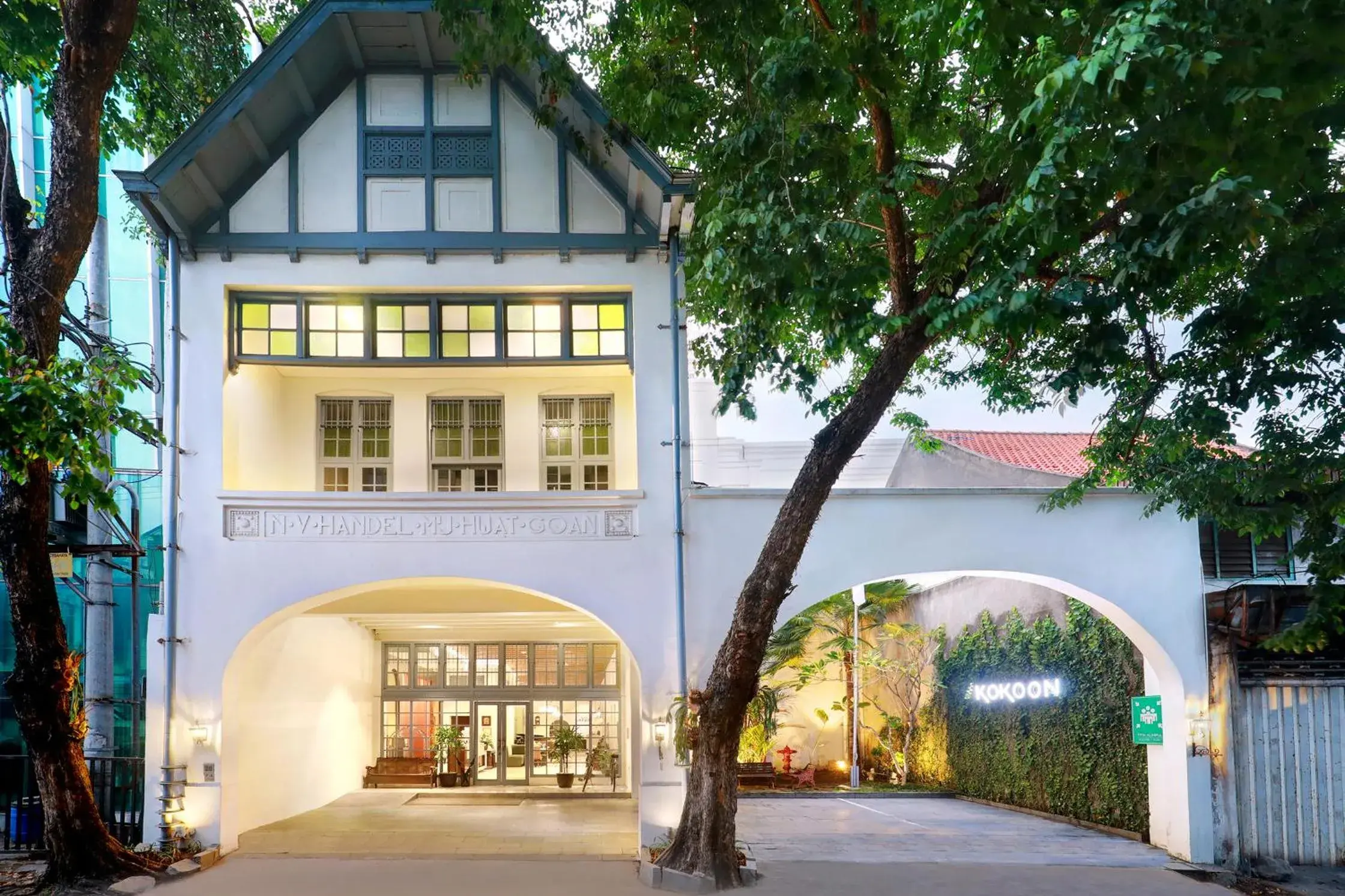 Facade/Entrance in Kokoon Hotel Surabaya