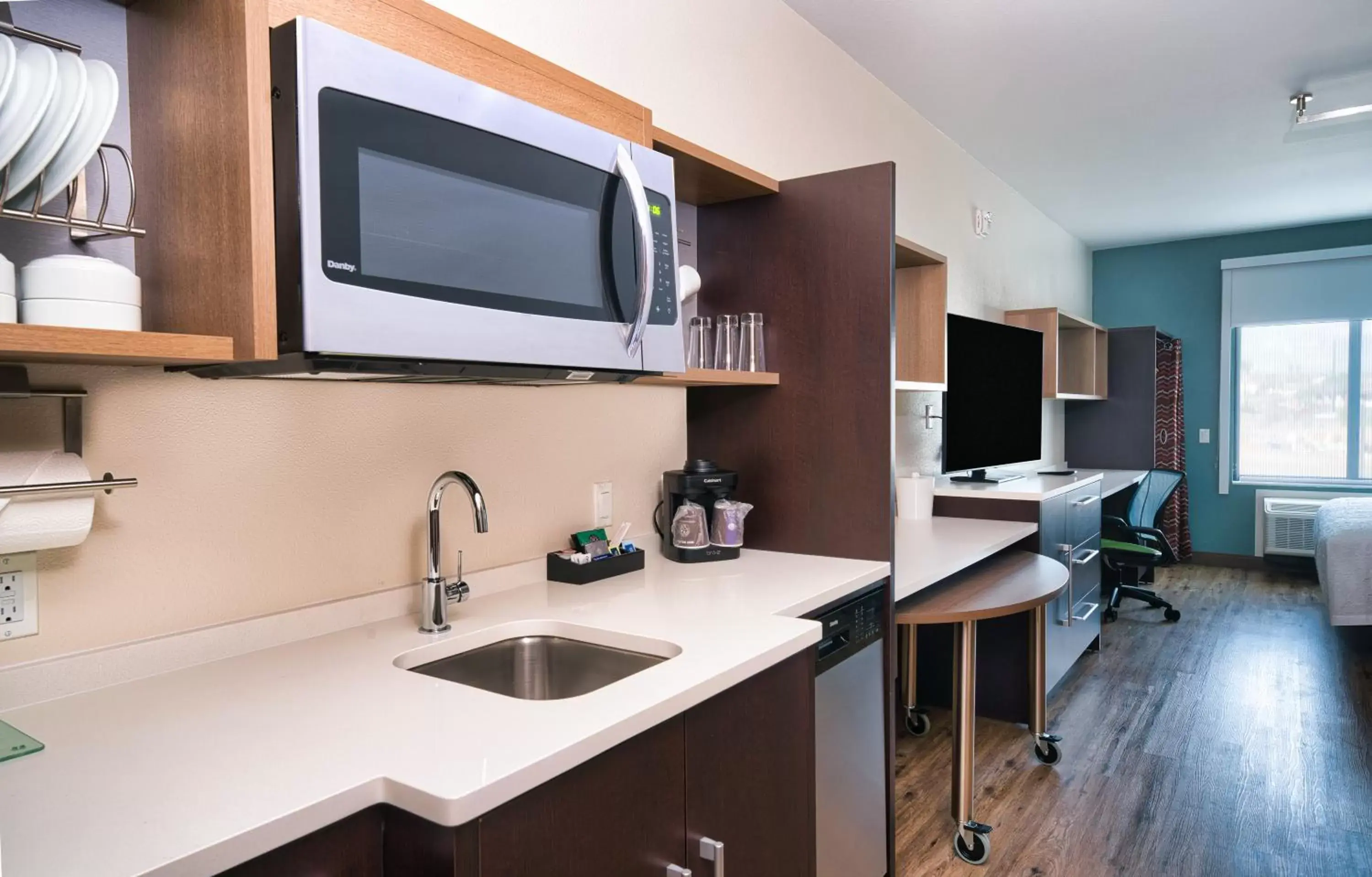 Bedroom, Kitchen/Kitchenette in Home2 Suites By Hilton Lake Havasu City