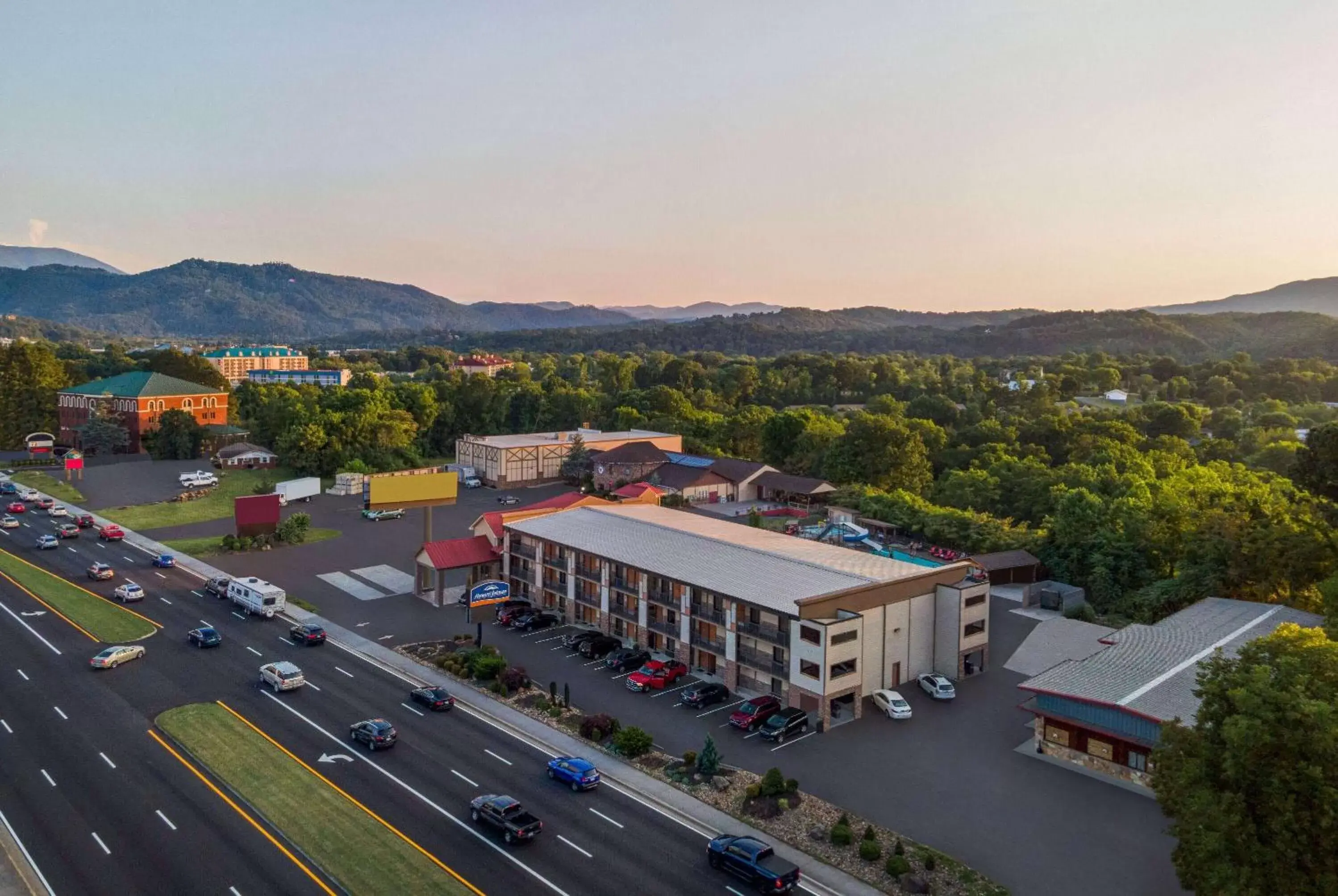 Property building, Bird's-eye View in Howard Johnson by Wyndham Pigeon Forge