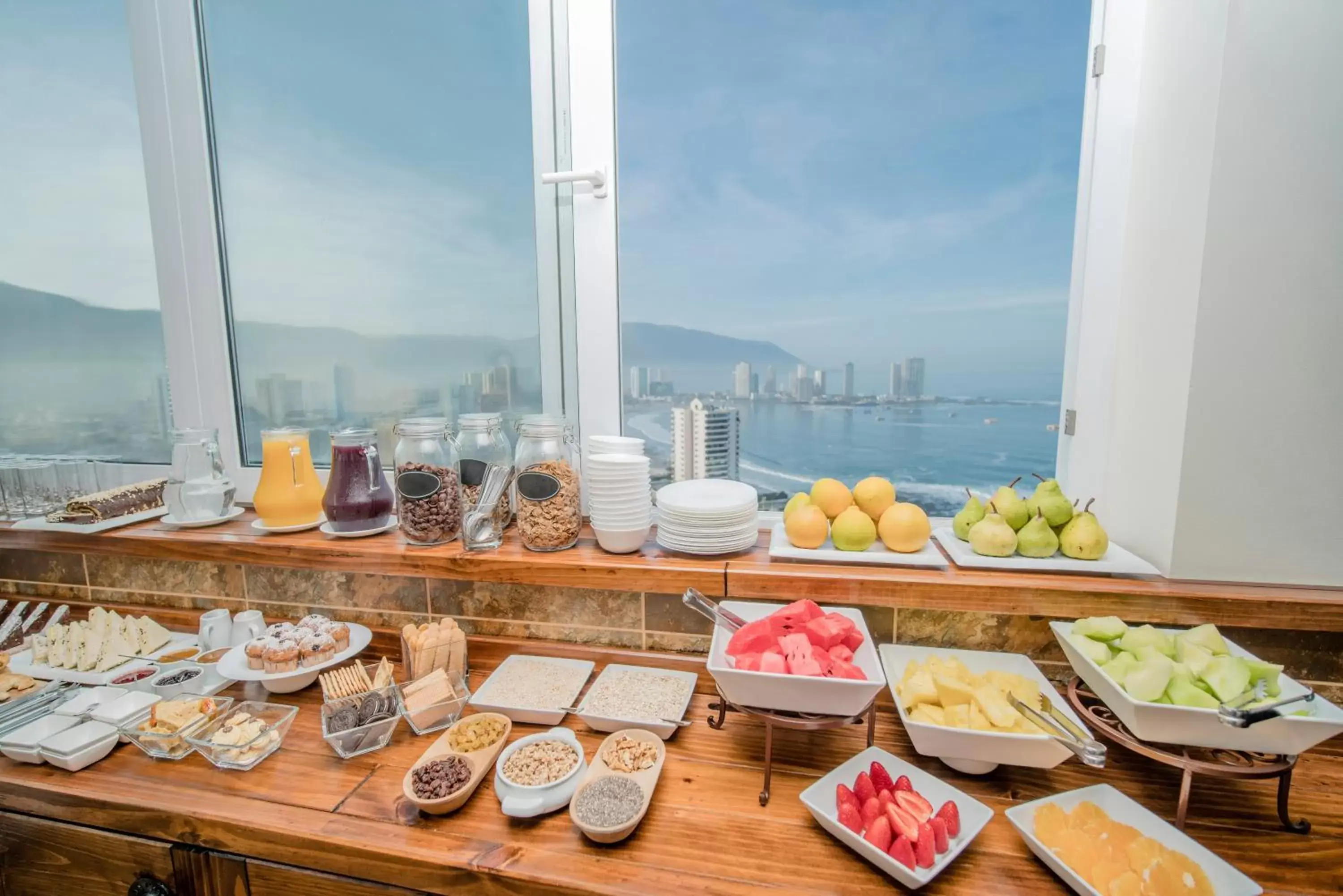 Buffet breakfast, Food in Gran Cavancha Hotel & Apartment