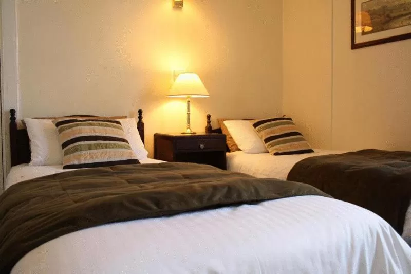 Bedroom, Bed in Dunallan Guest House